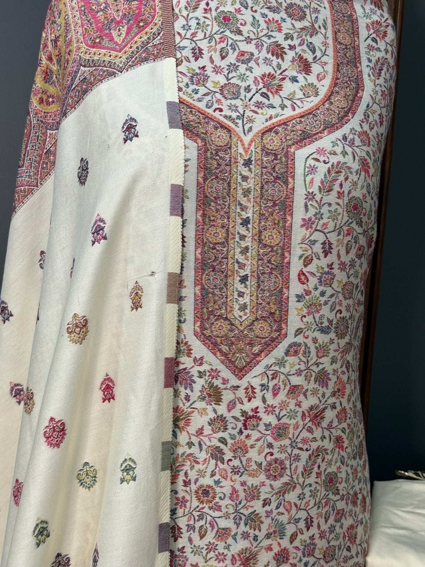 KANI PASHMINA SUIT