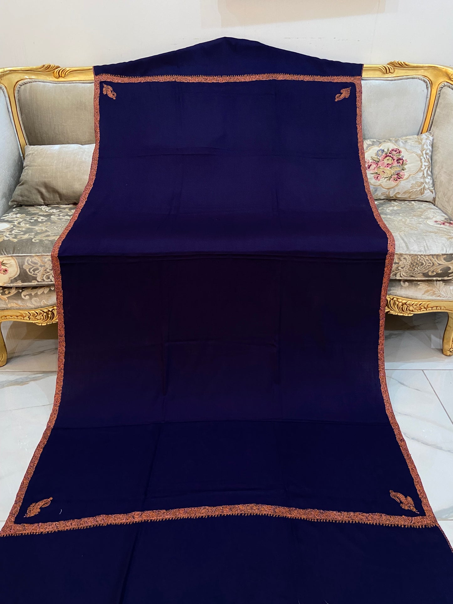 Toosh pashmina sui 4 side embroidered boarder