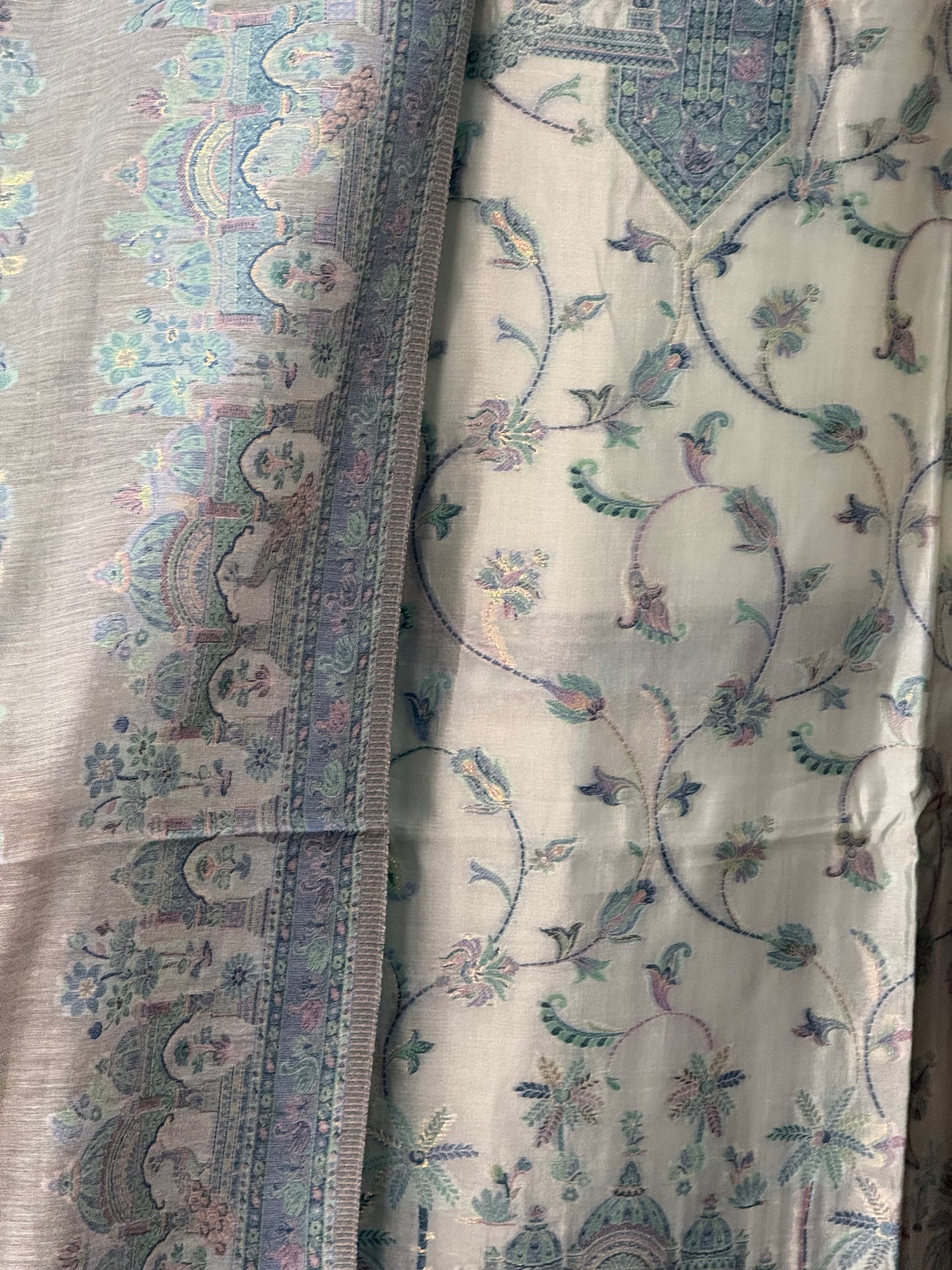 REGAL LOOM