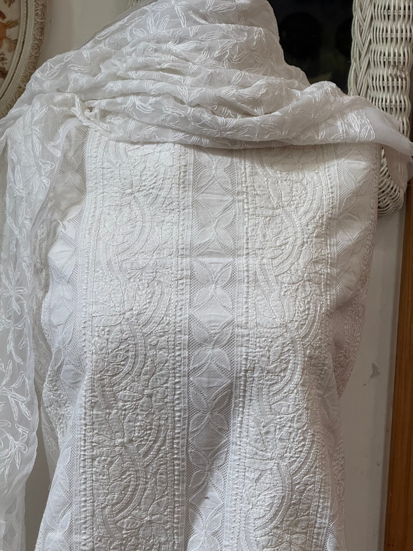 Soft cotton lawn  kurta with chiffon duppata hand work