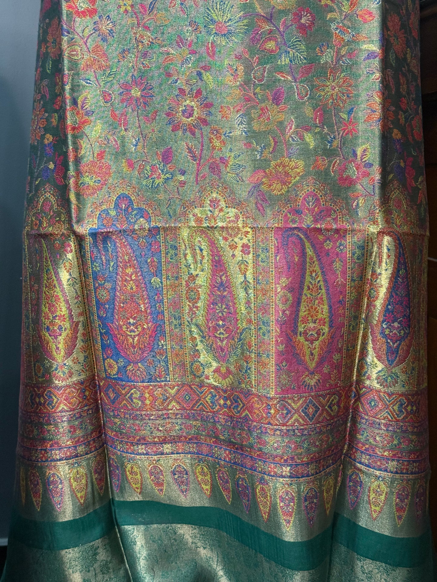 REGAL LOOM