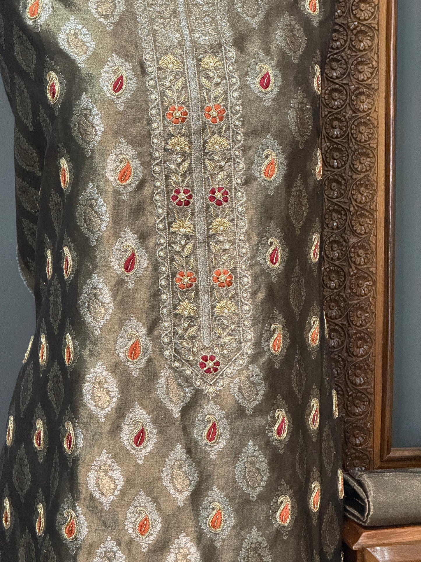 REGAL LOOM