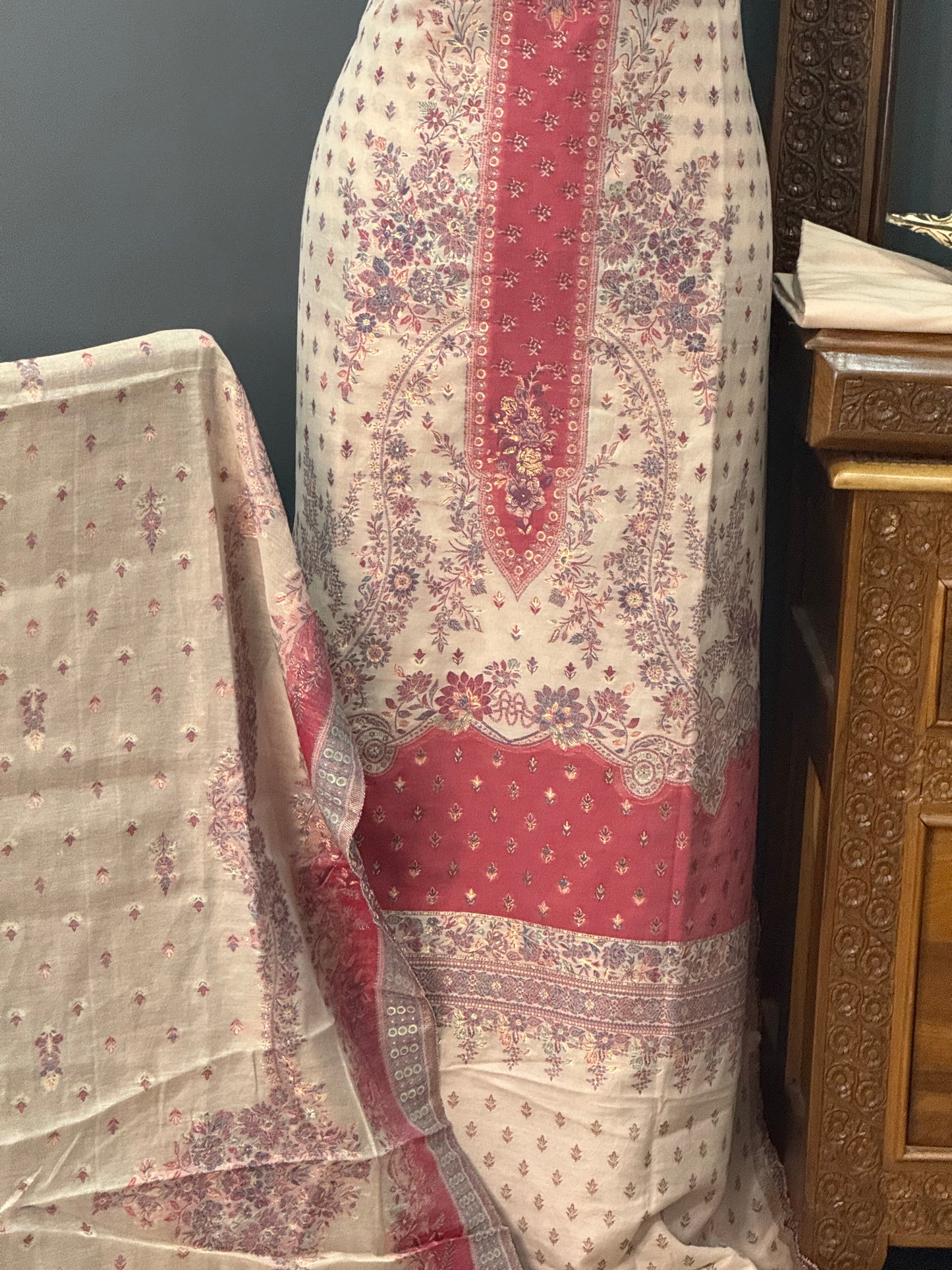REGAL LOOM SHAHI RESHAM