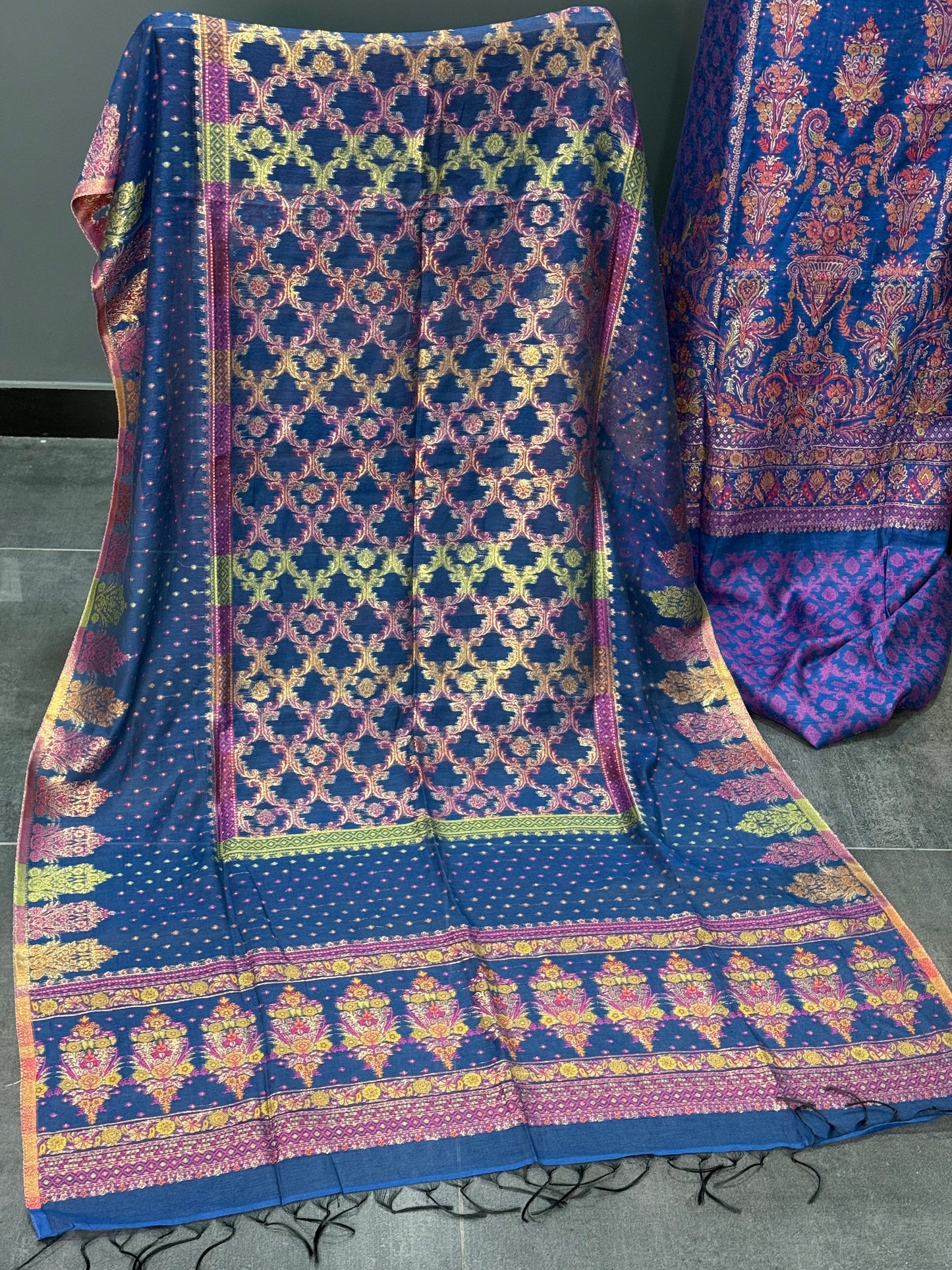 REGAL LOOM
