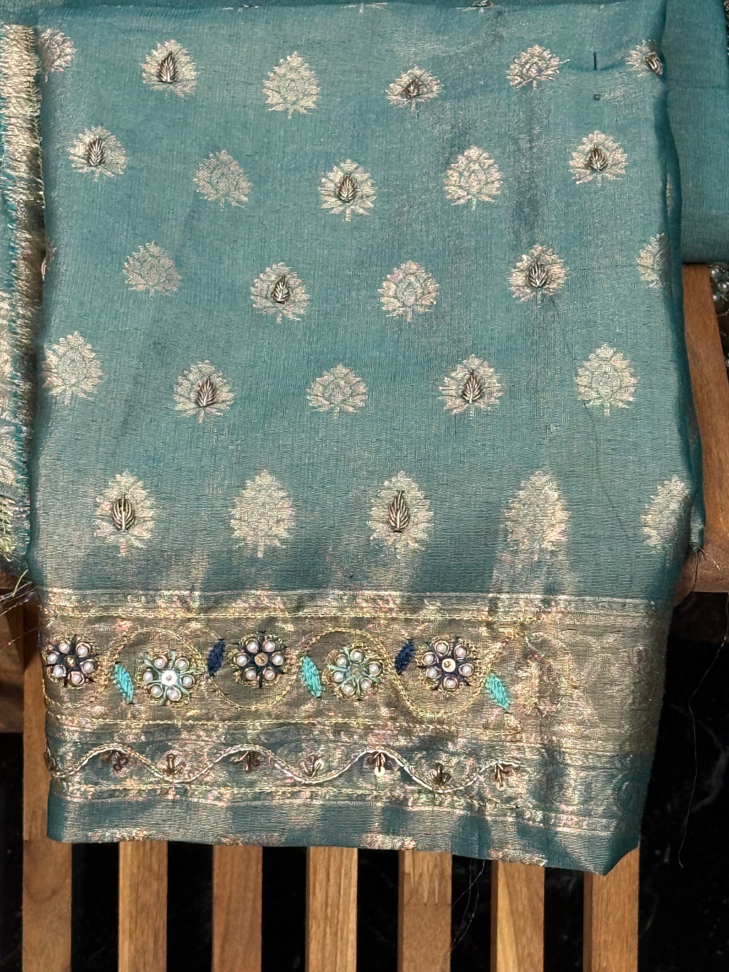 REGAL LOOM