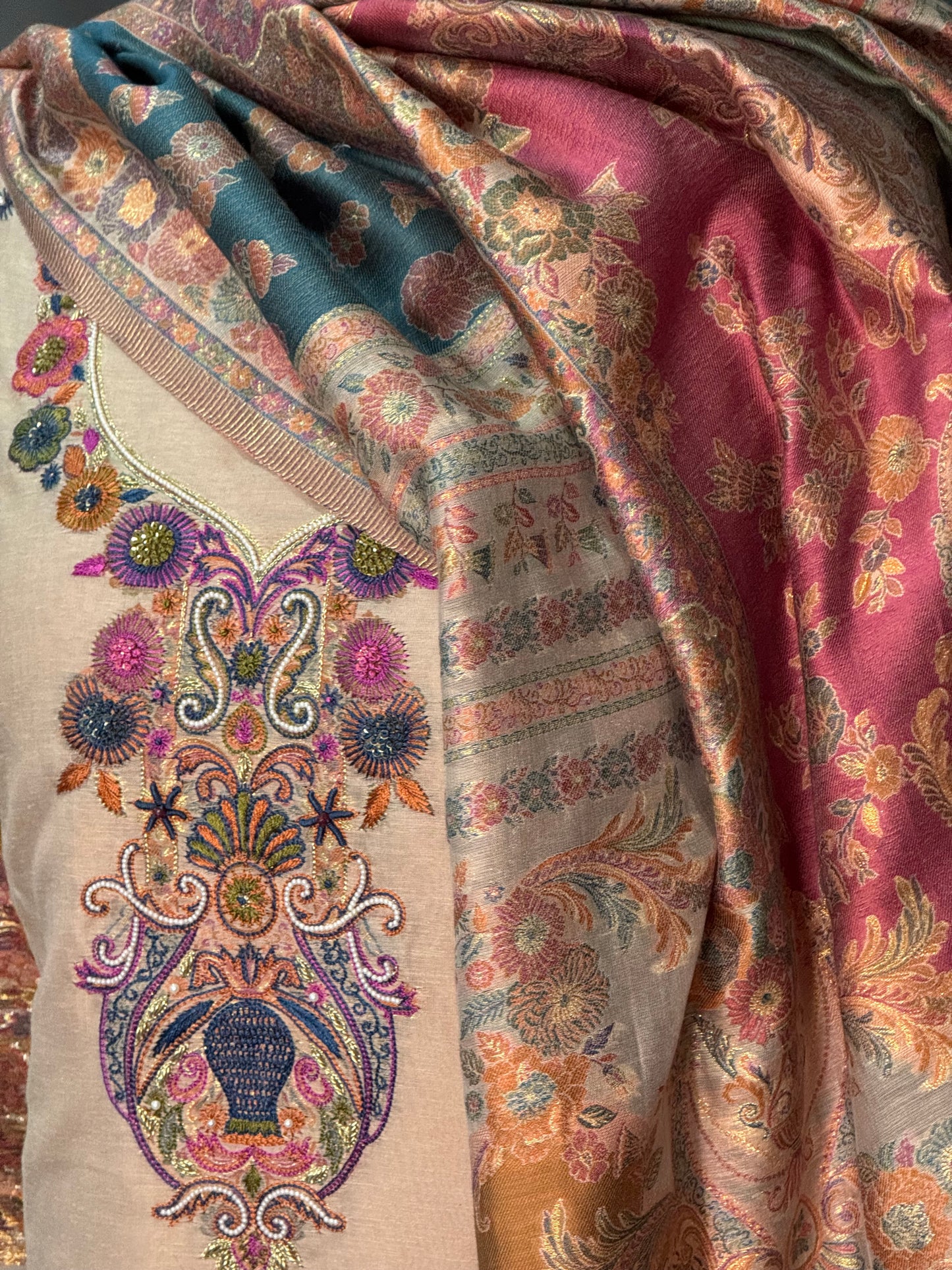 REGAL LOOM