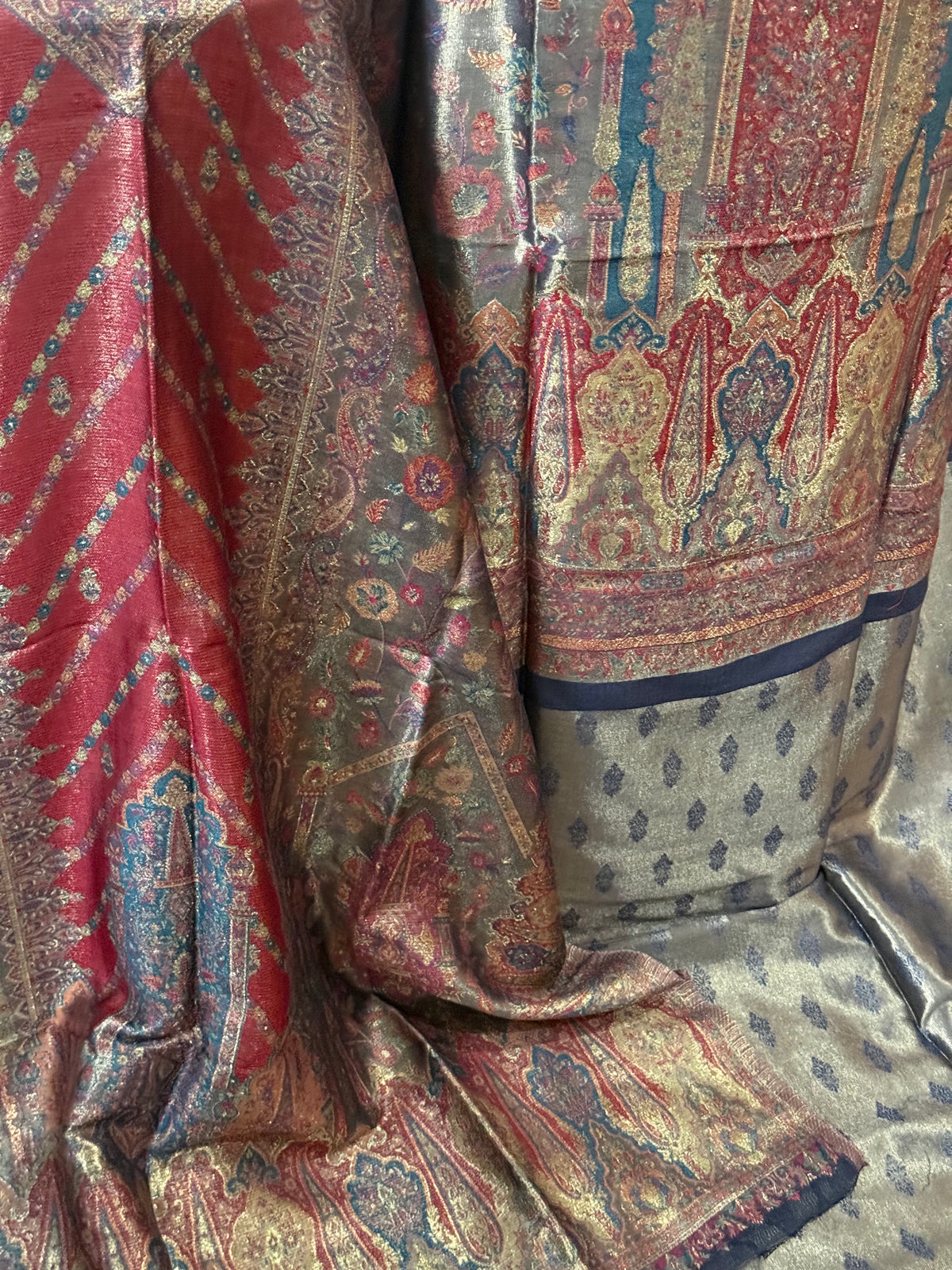 REGAL LOOM