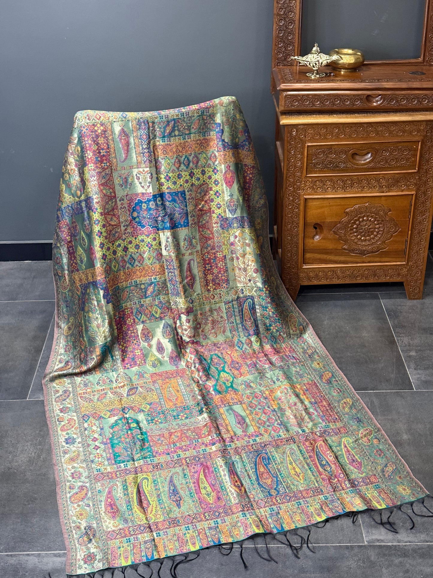REGAL LOOM SHAHI RESHAM