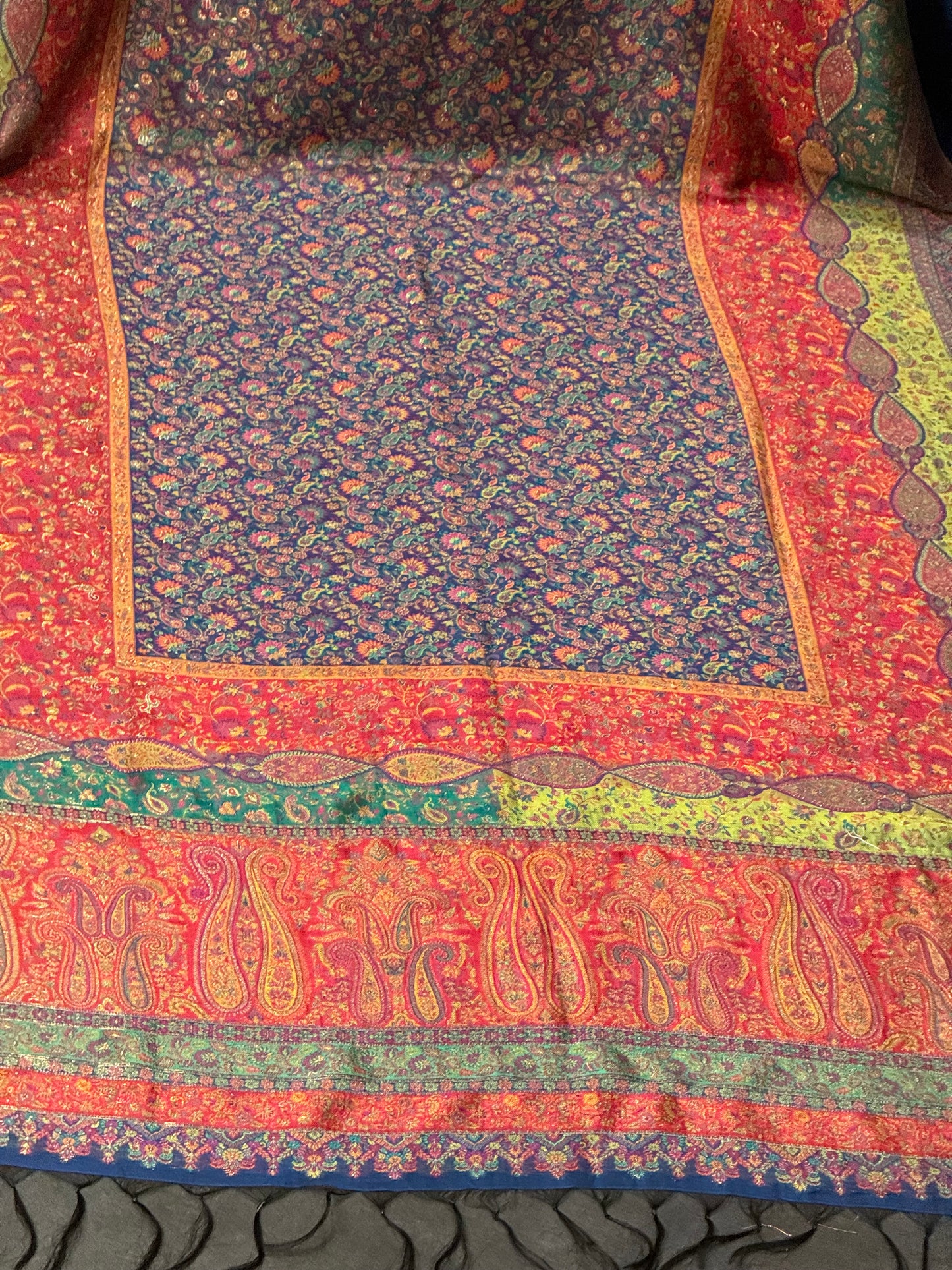 REGAL LOOM