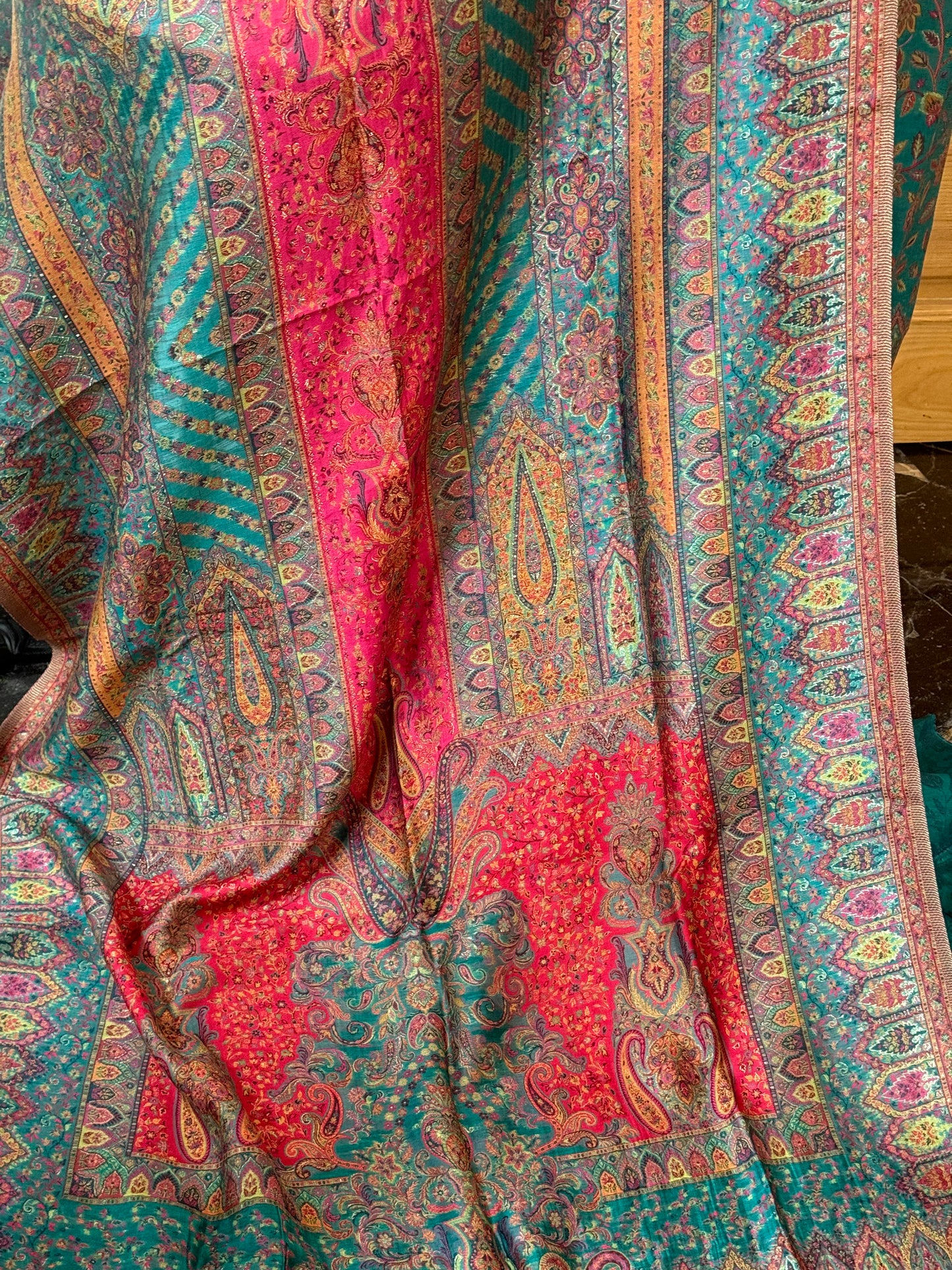 REGAL LOOM