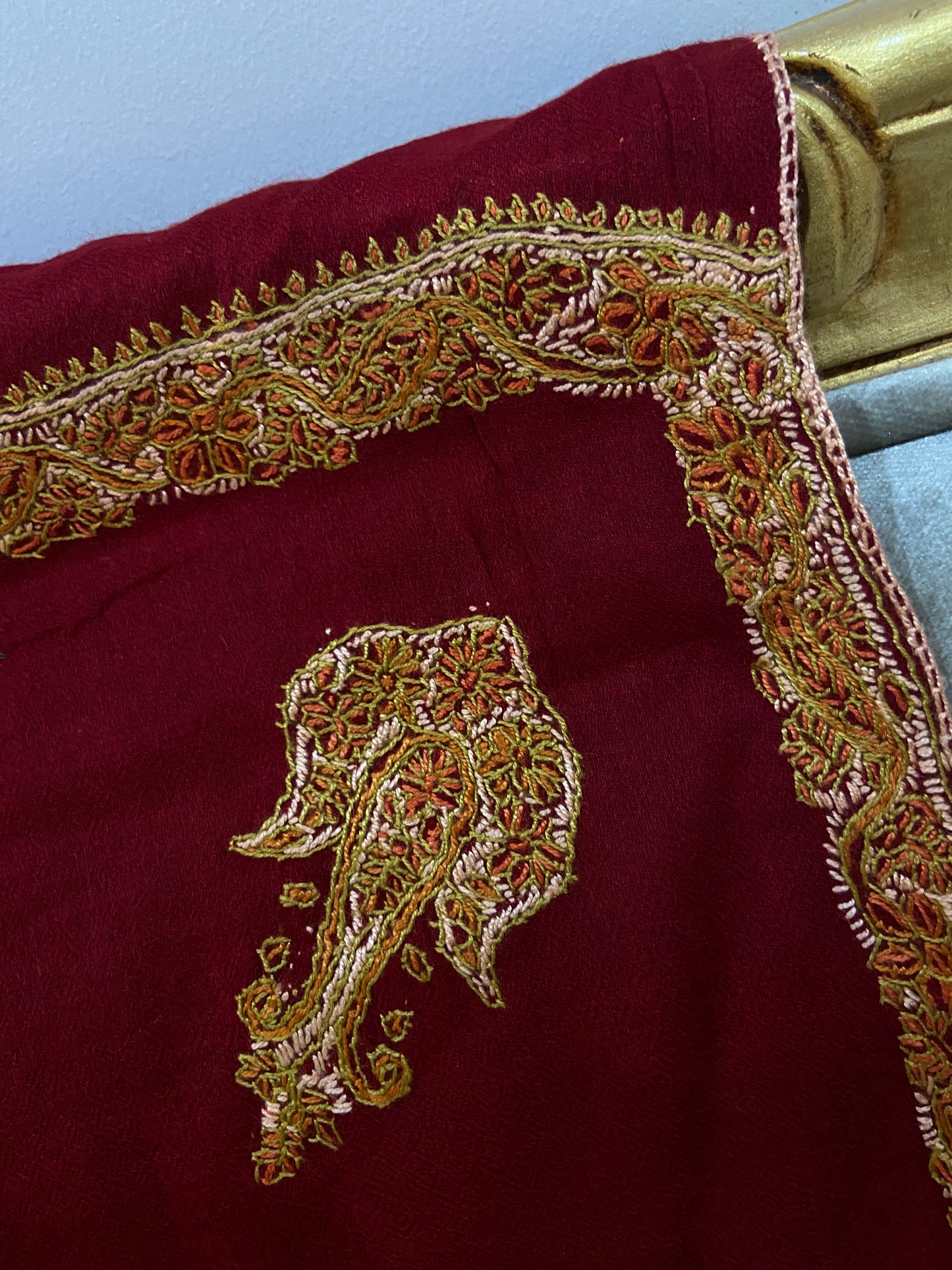 Toosh pashmina sui 4 side embroidered boarder