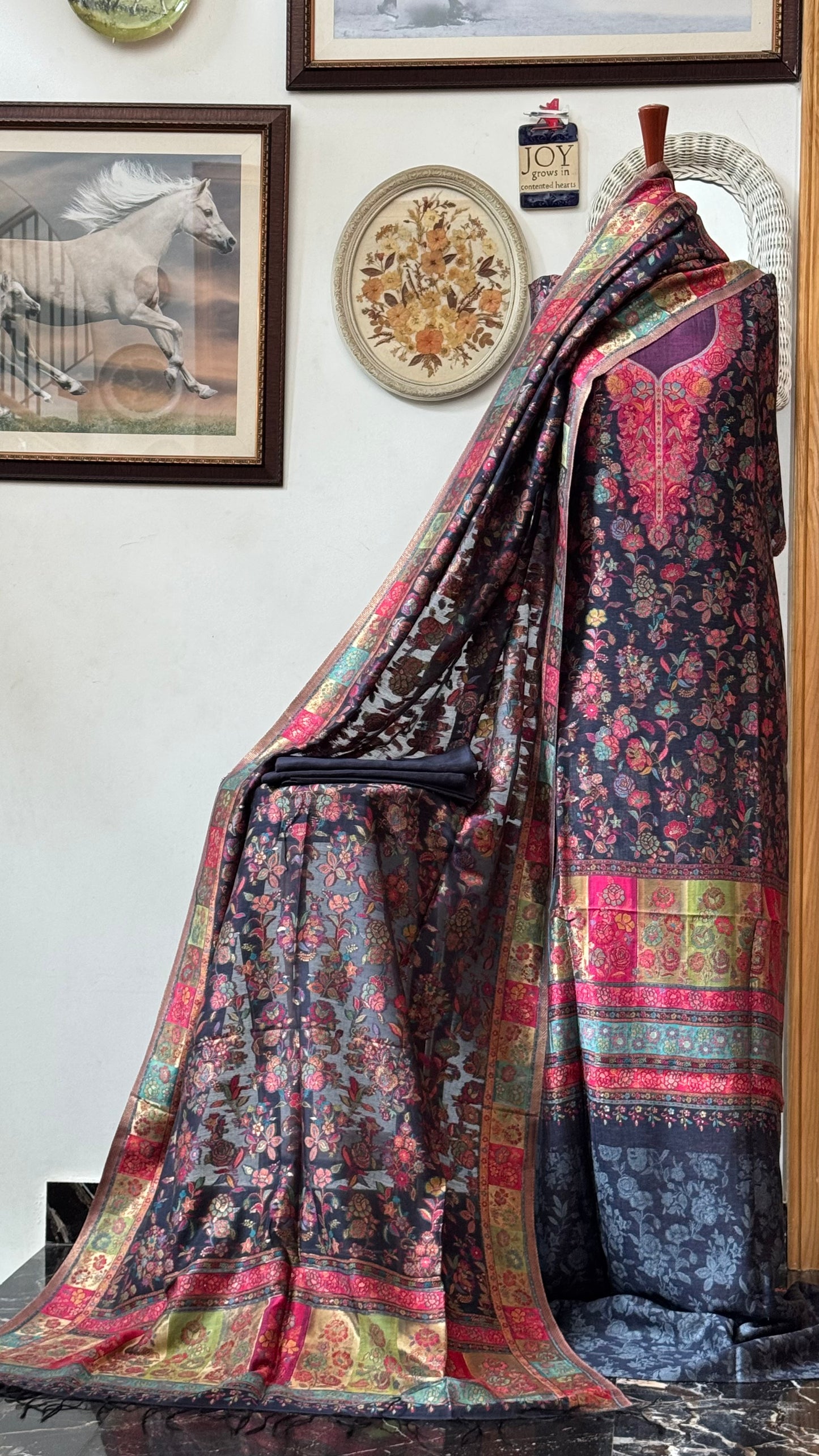 REGAL LOOM