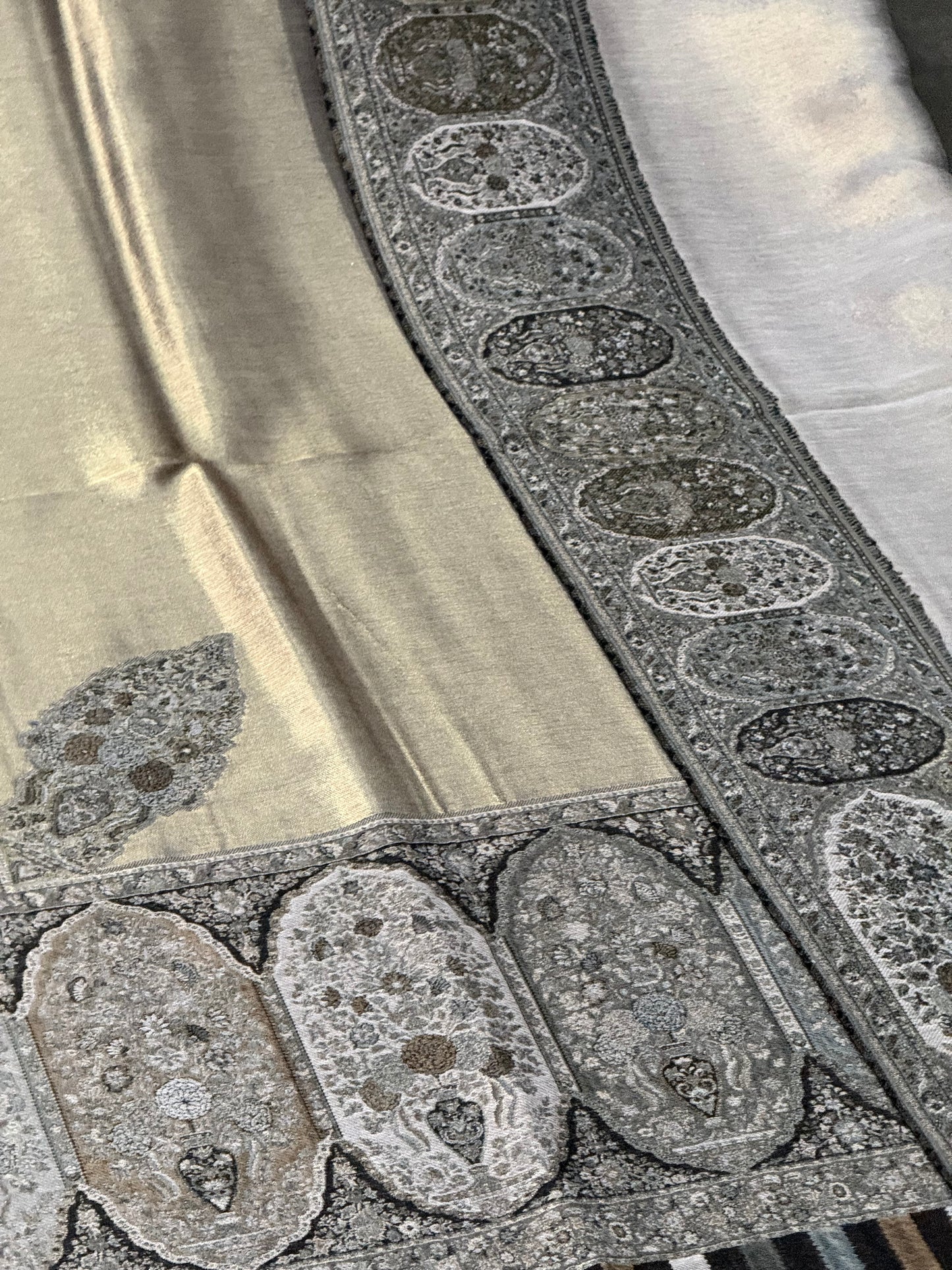 KANI PASHMINA MOON LIGHT SHAWL
