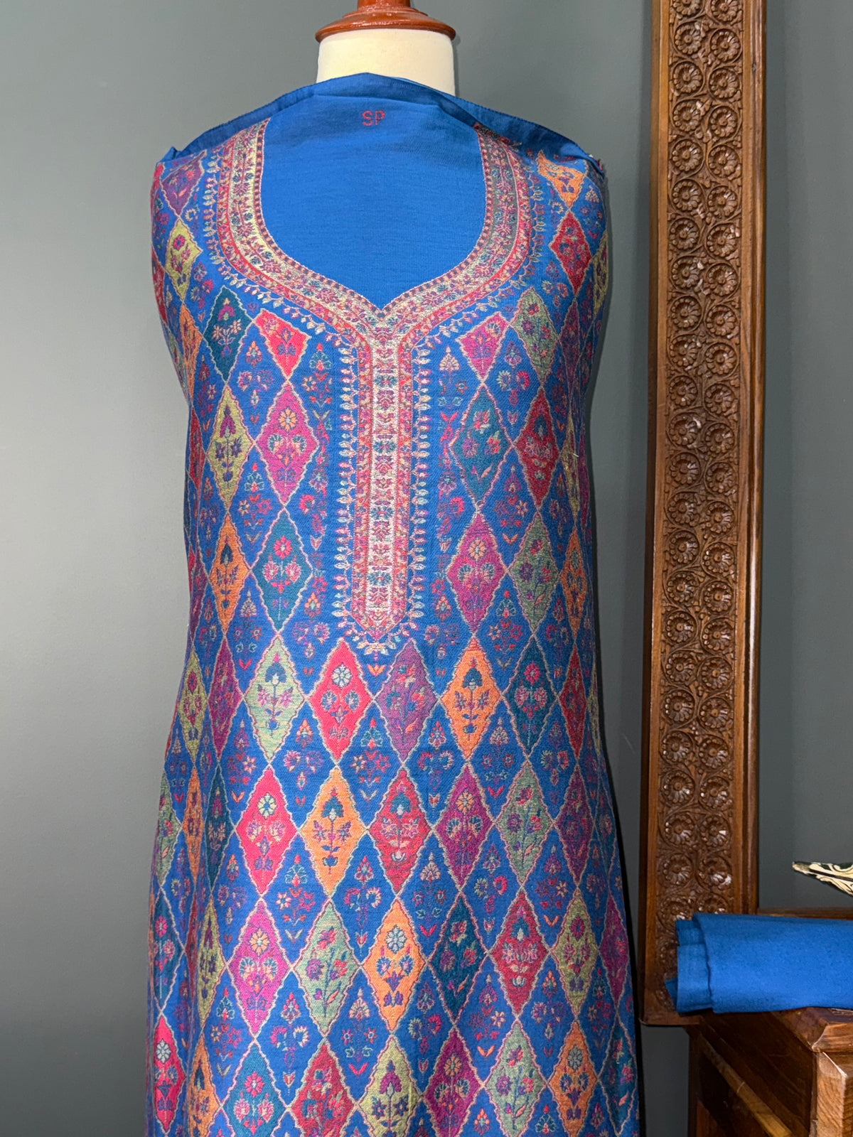 KANI PASHMINA SUIT