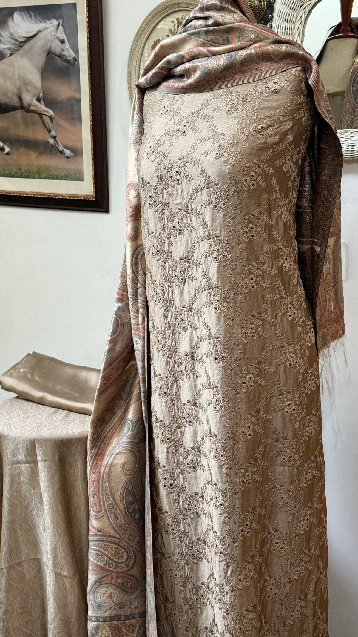 REGAL LOOM