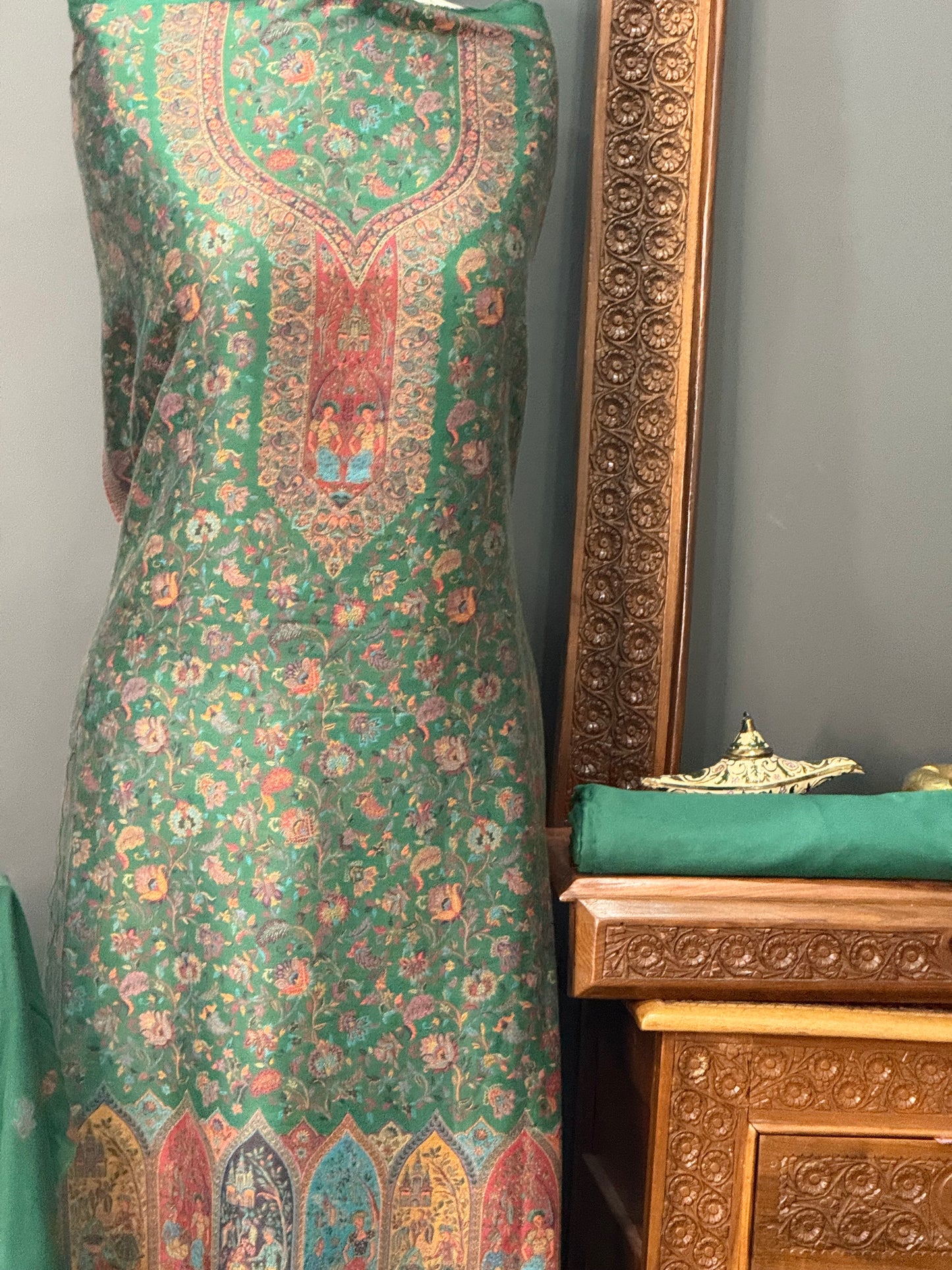KANI PASHMINA SUIT