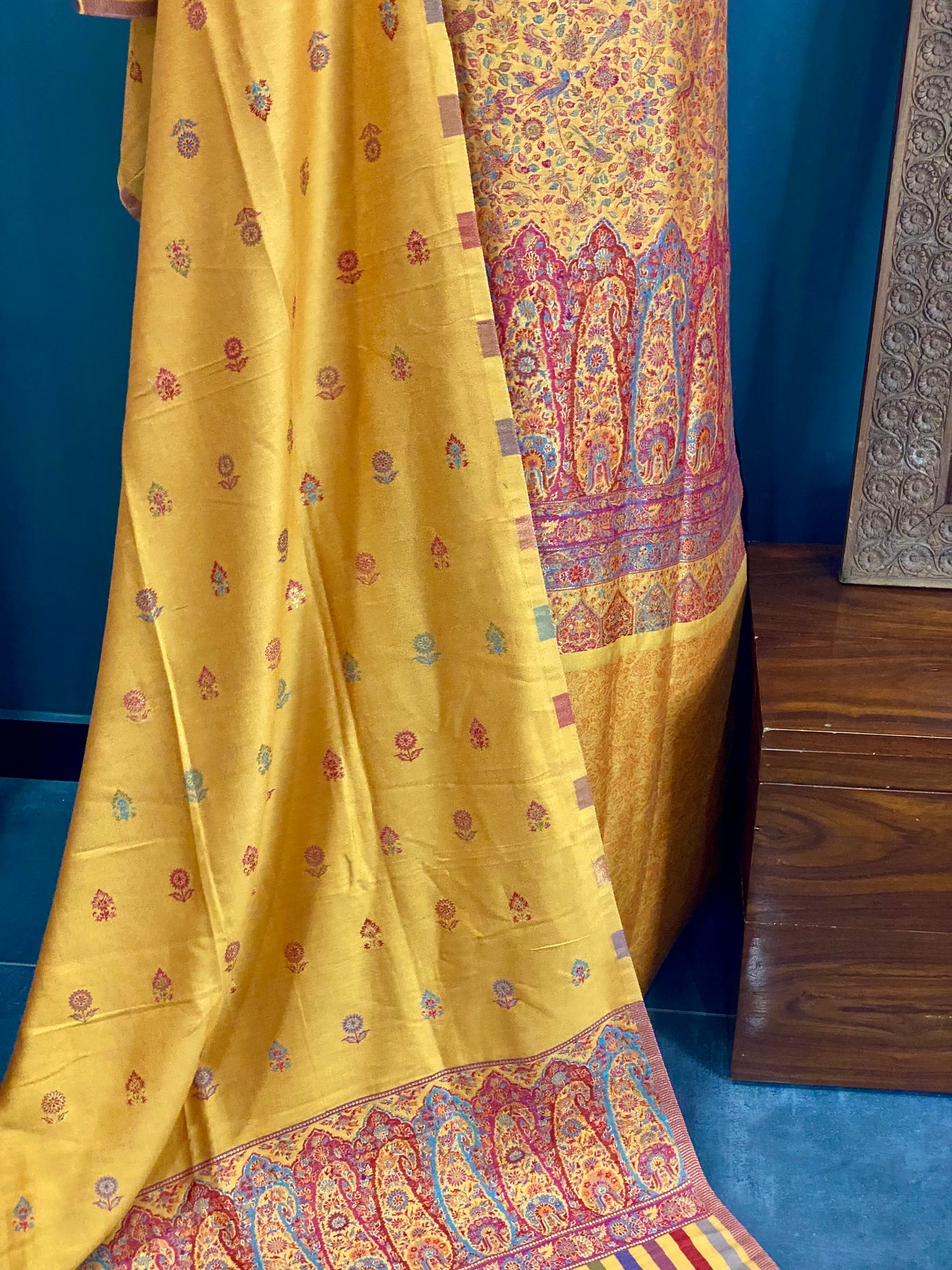 Kani Pashmina suit
