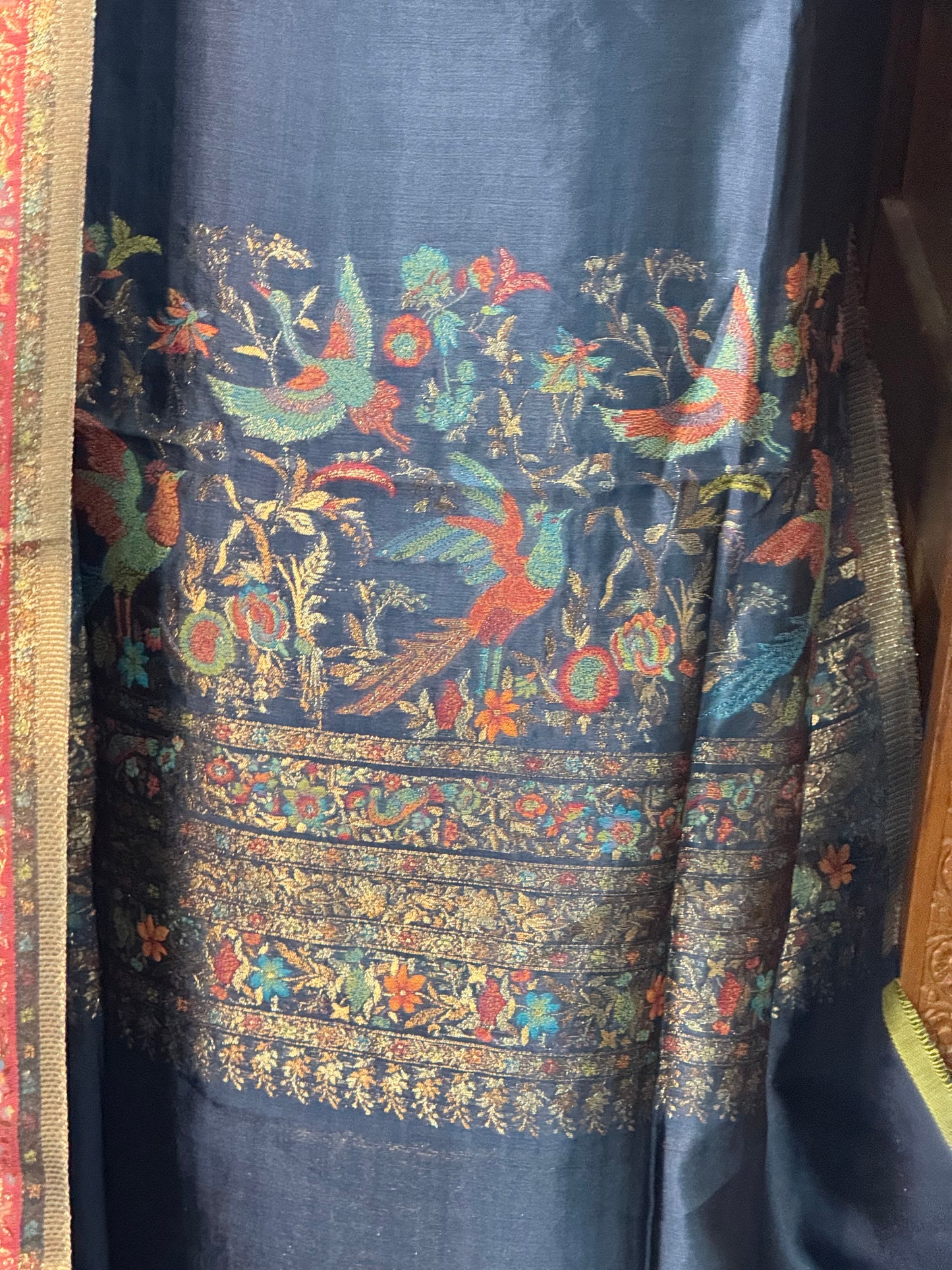 REGAL LOOM