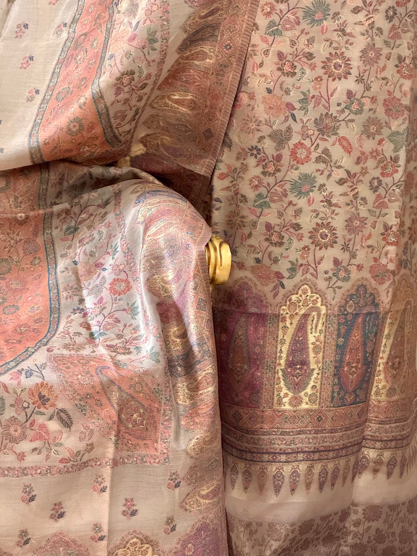 REGAL LOOM