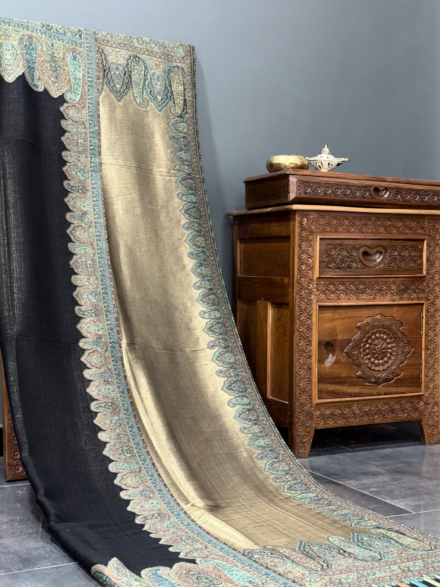 KANI PASHMINA MOON LIGHT SHAWL