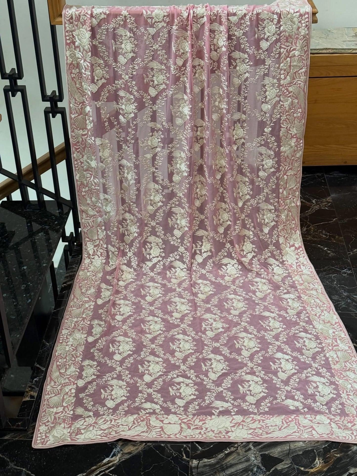 Parsi Gara Duppata pink