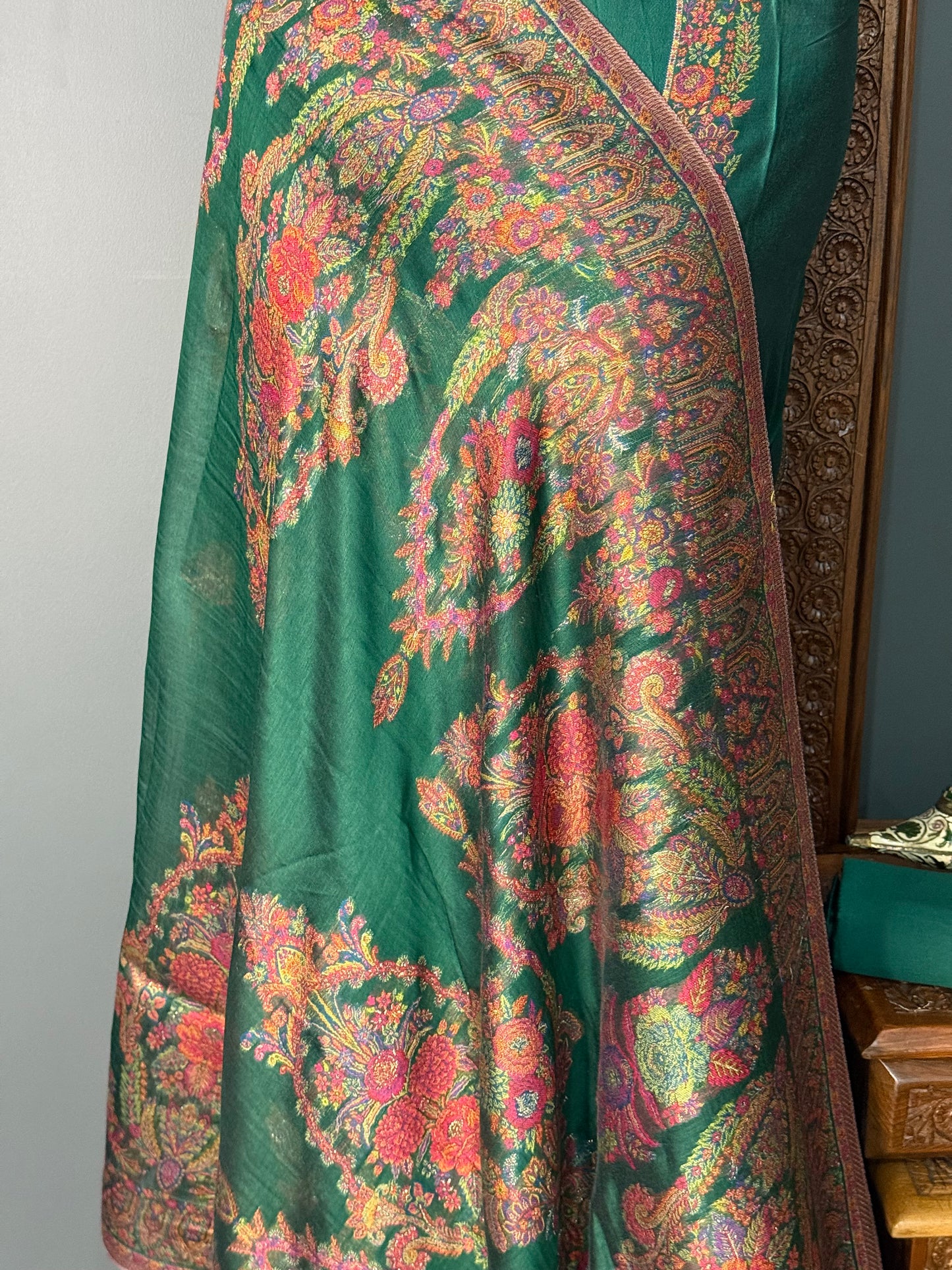REGAL LOOM