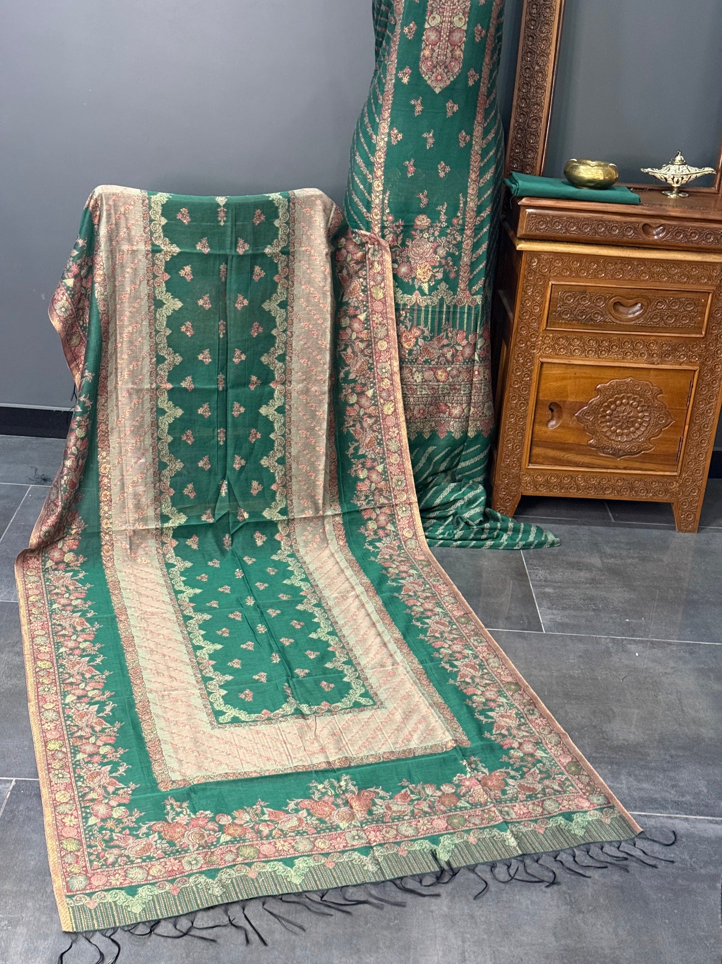 REGAL LOOM SHAHI RESHAM