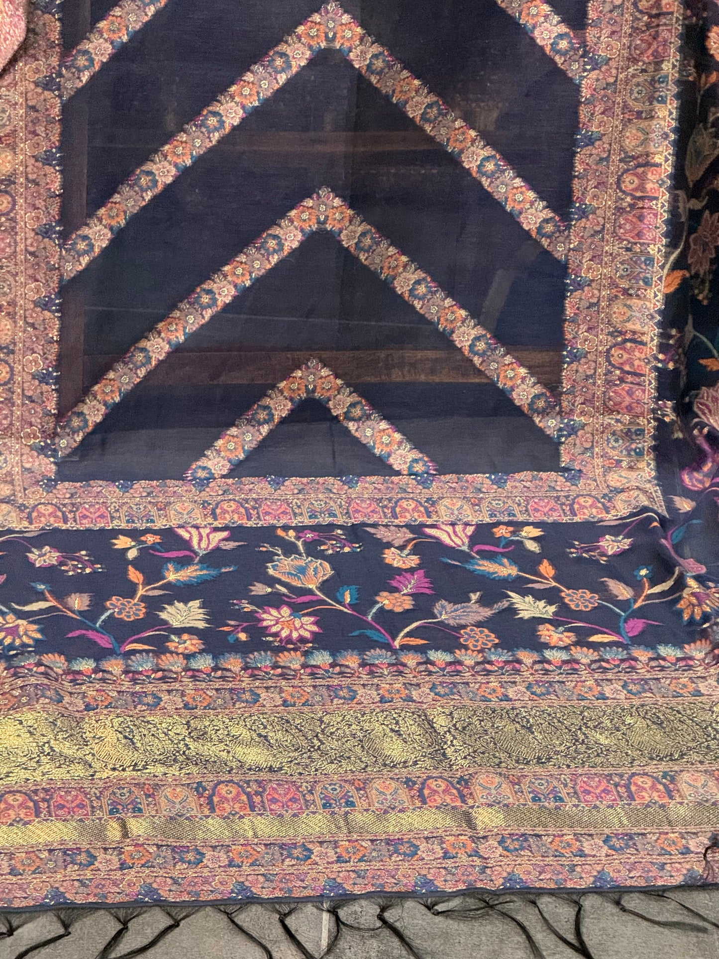 REGAL LOOM