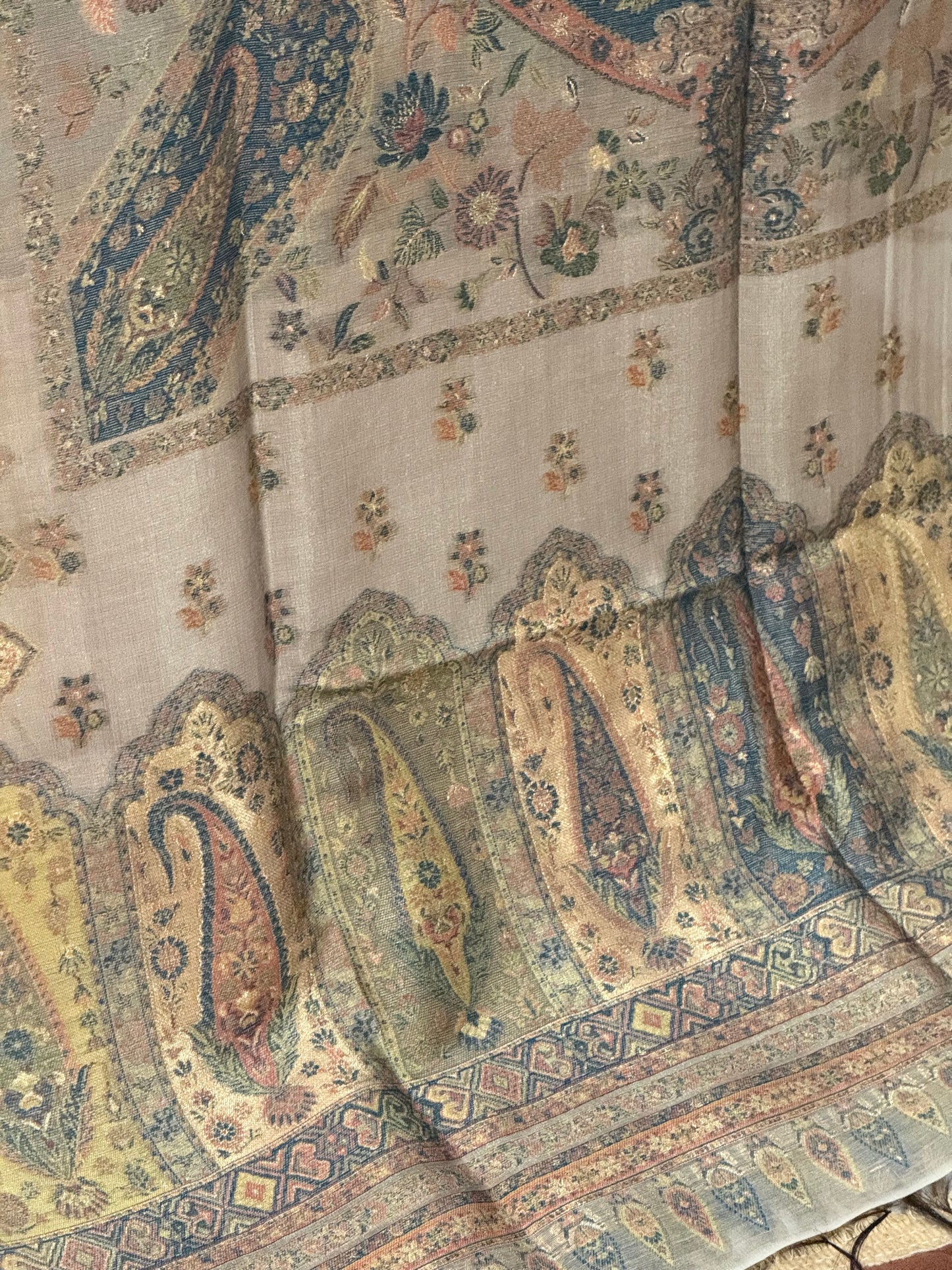 REGAL LOOM