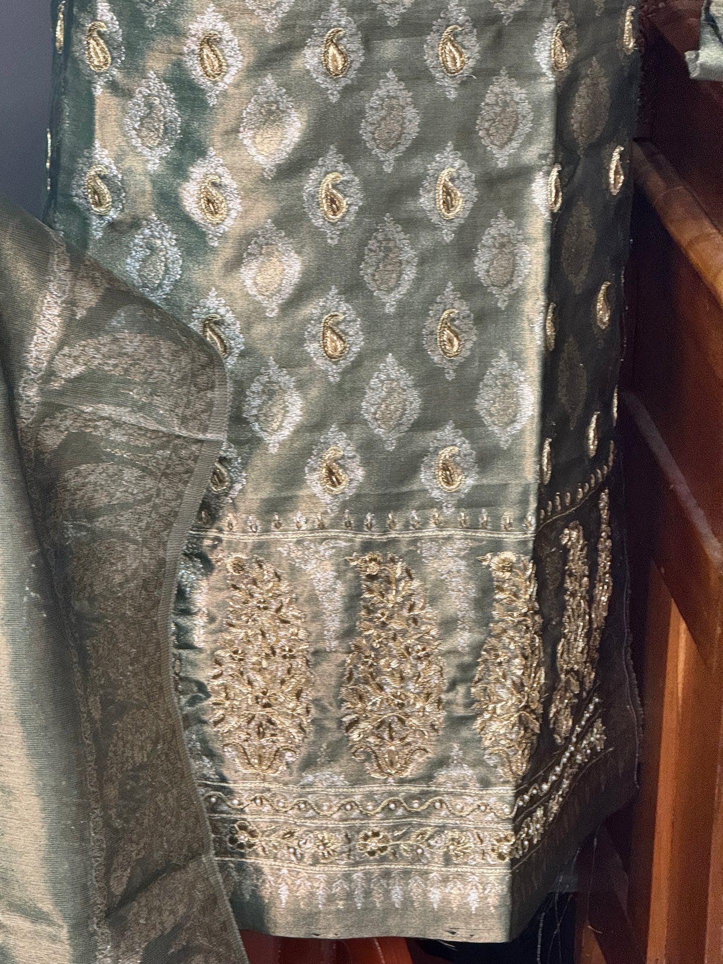 REGAL LOOM