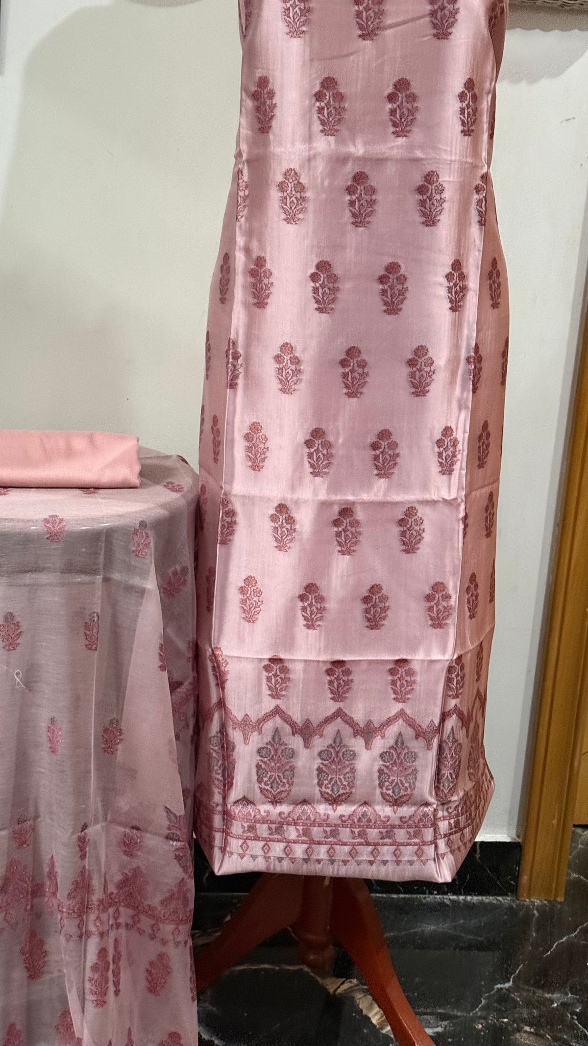 REGAL LOOM