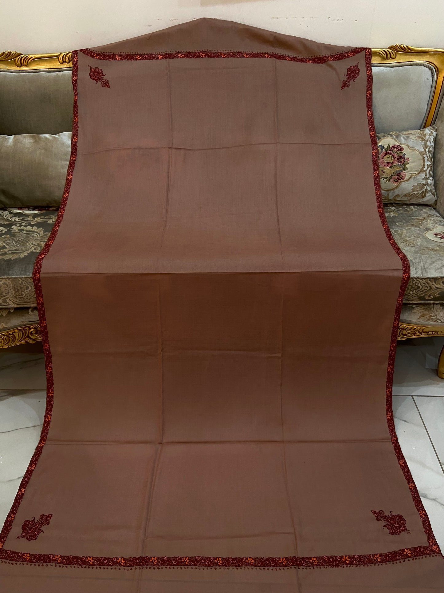 Toosh pashmina sui 4 side embroidered boarder