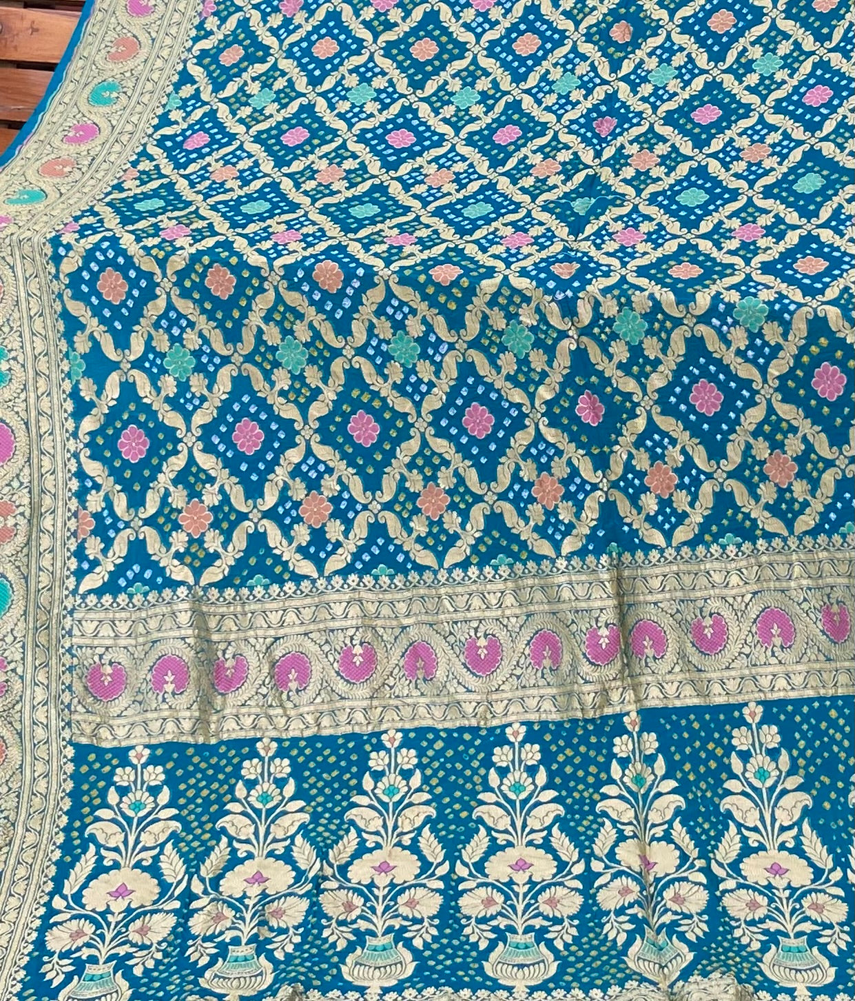 Pure Georgette neem Zari with mena kari