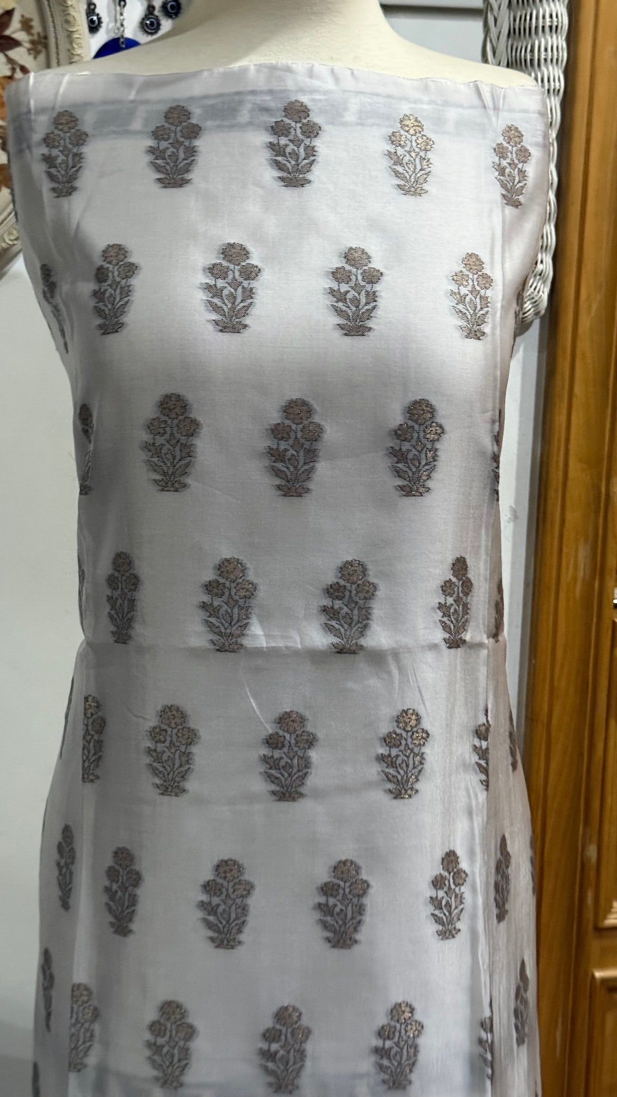 REGAL LOOM