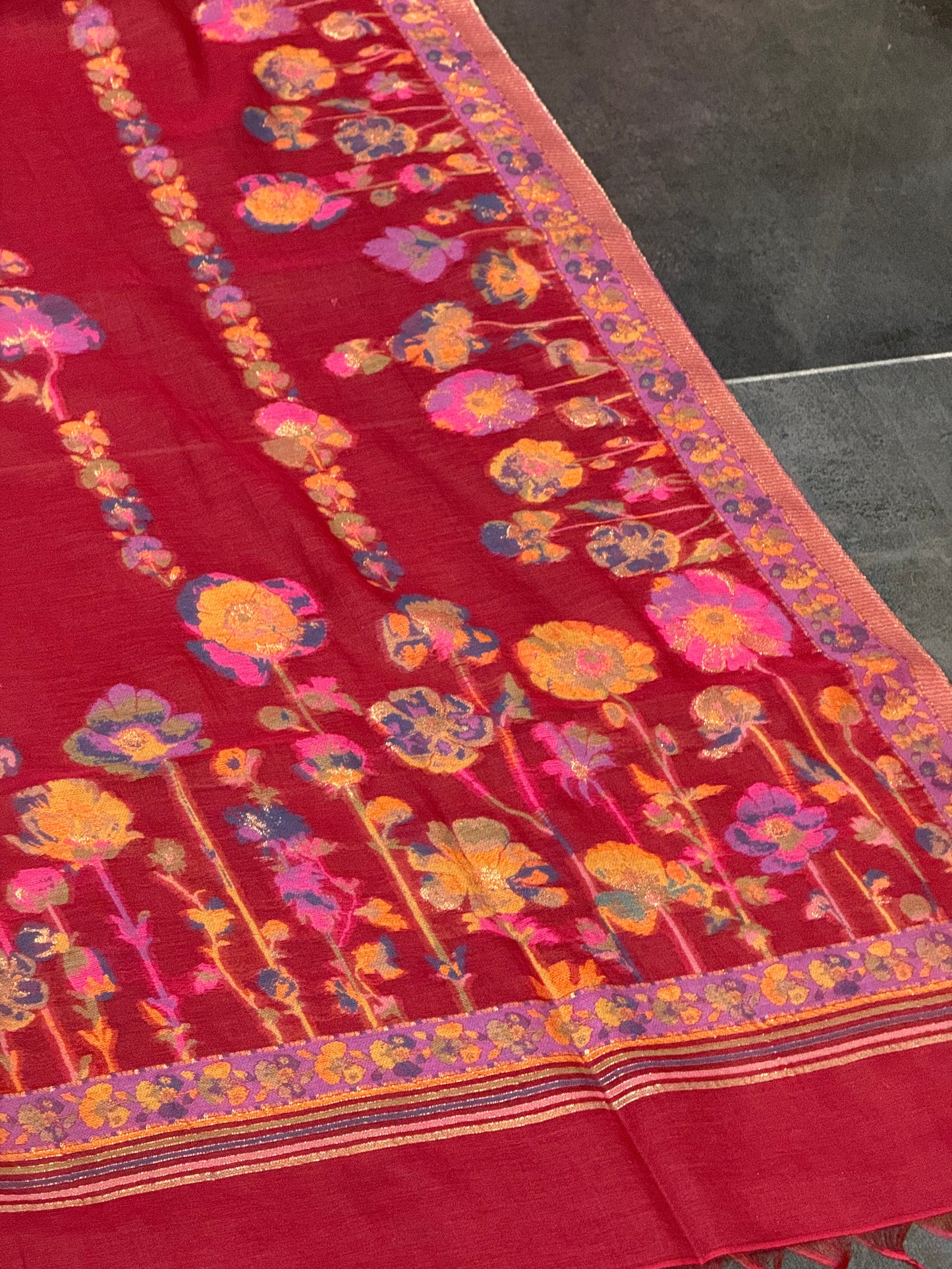REGAL LOOM
