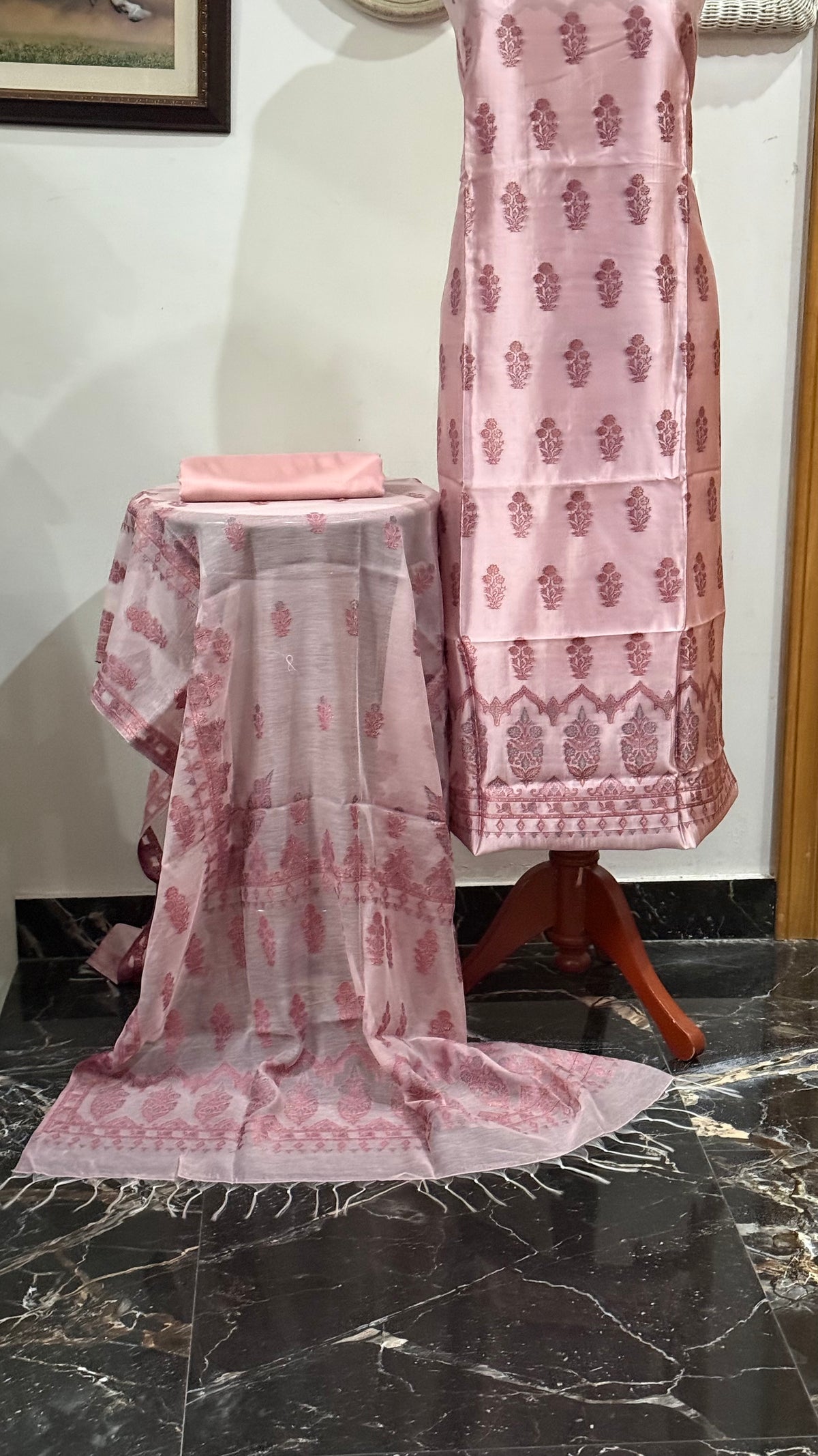 REGAL LOOM