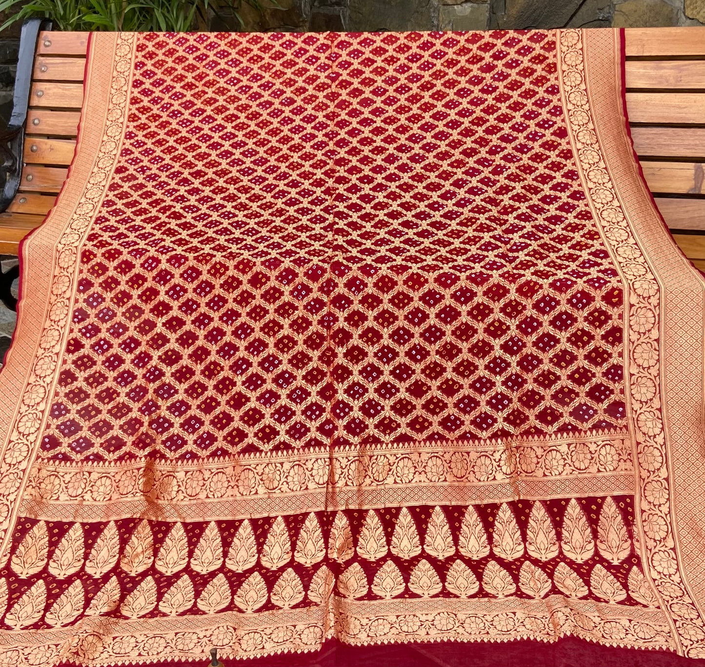Pure Georgette neem Zari with mena kari