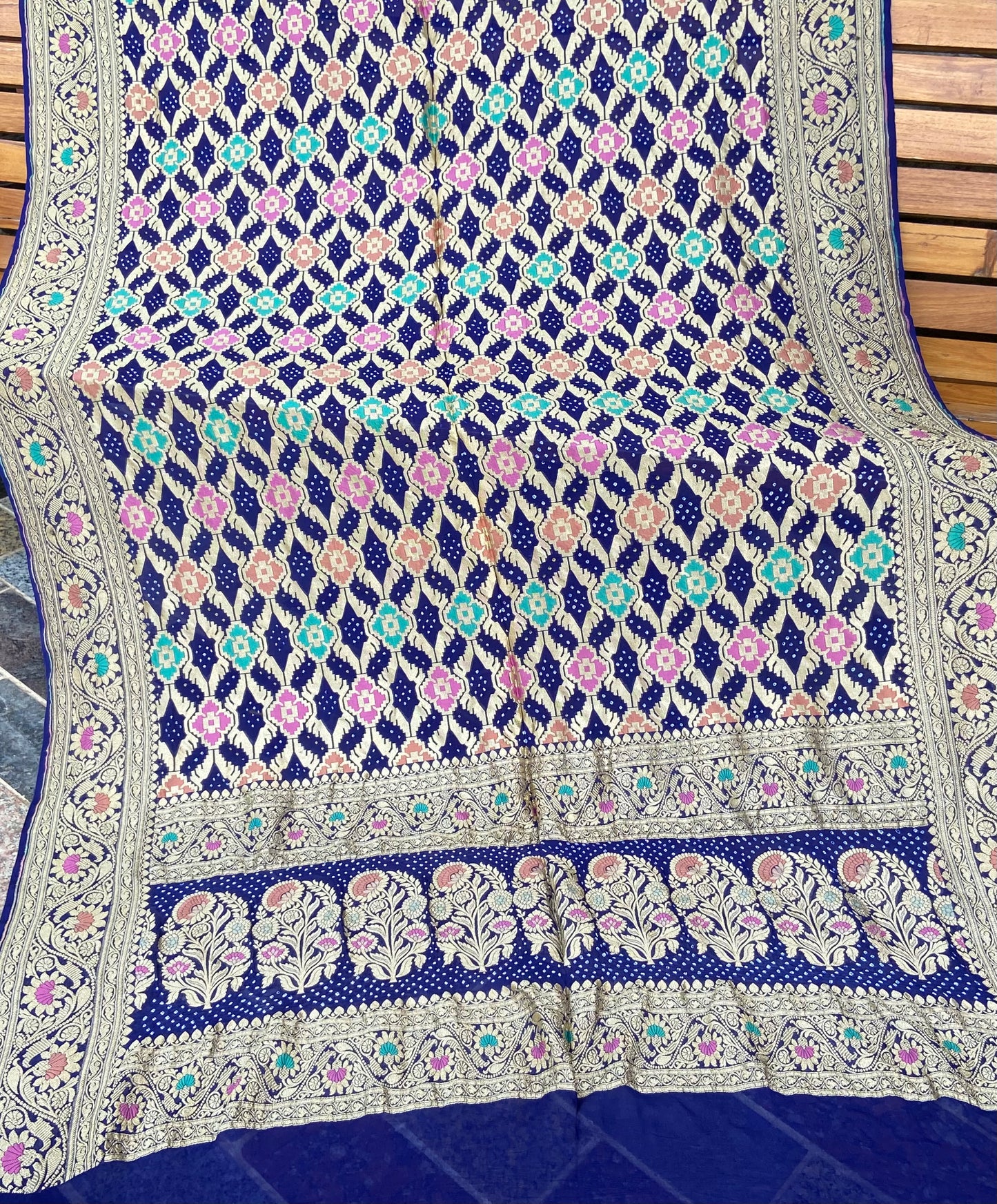 Pure Georgette neem Zari with mena kari