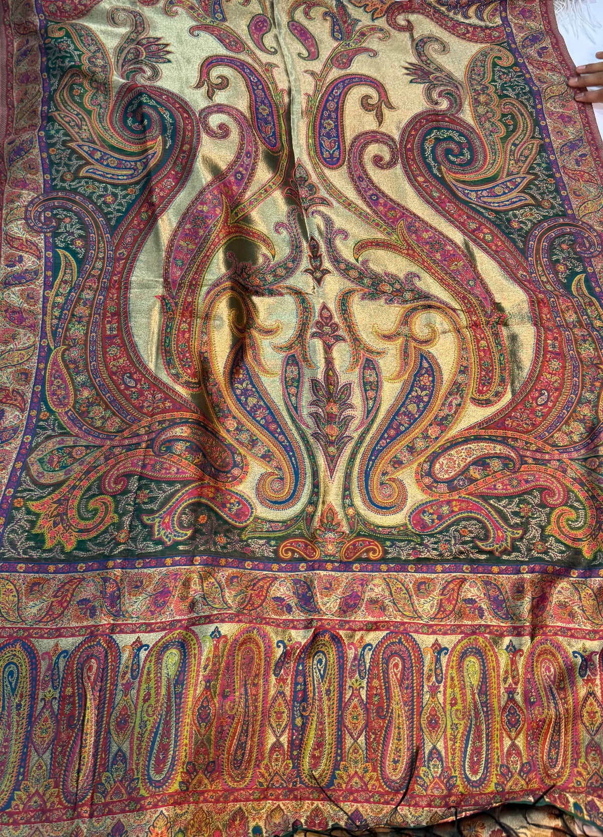 REGAL LOOM