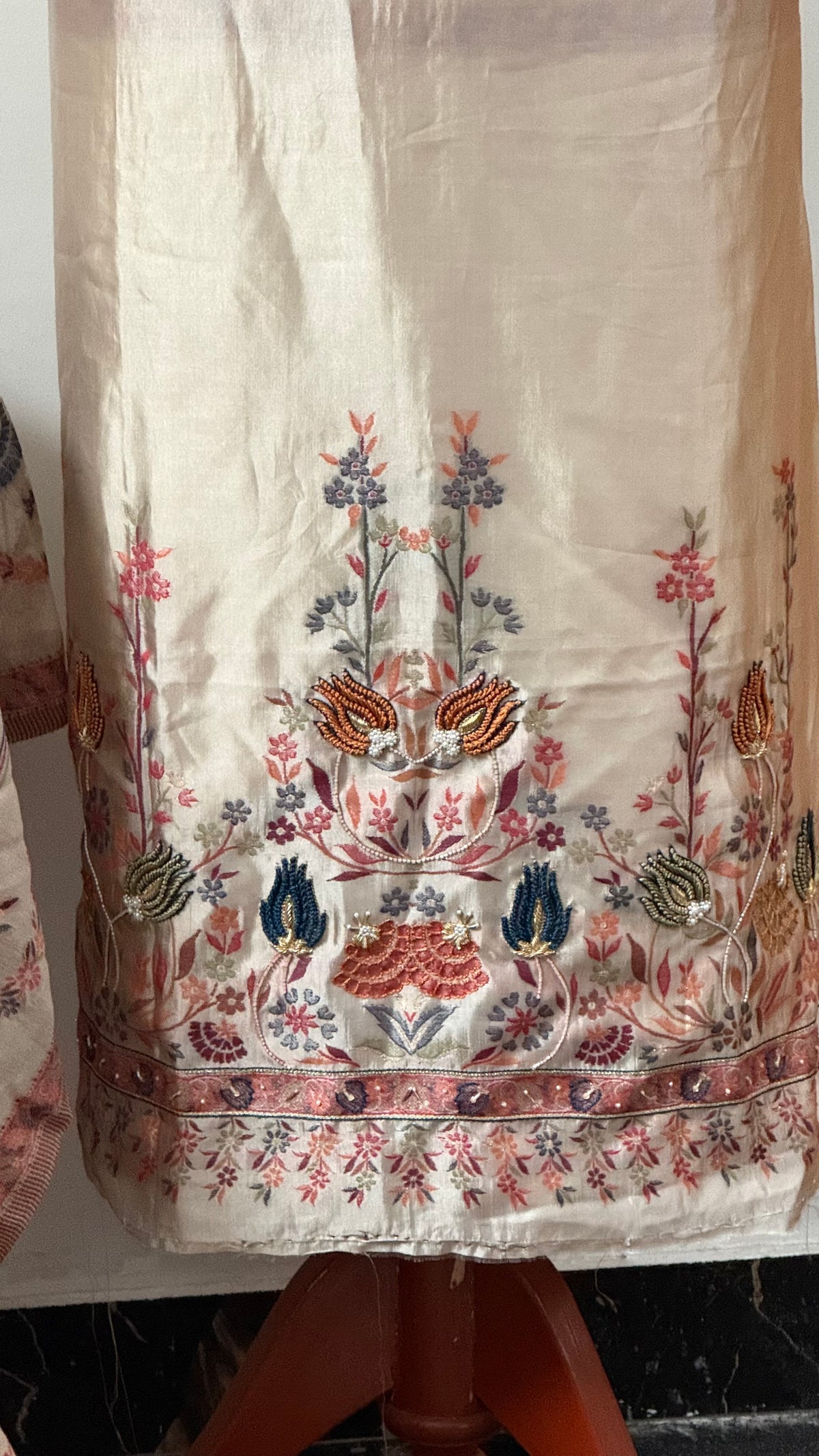 REGAL LOOM