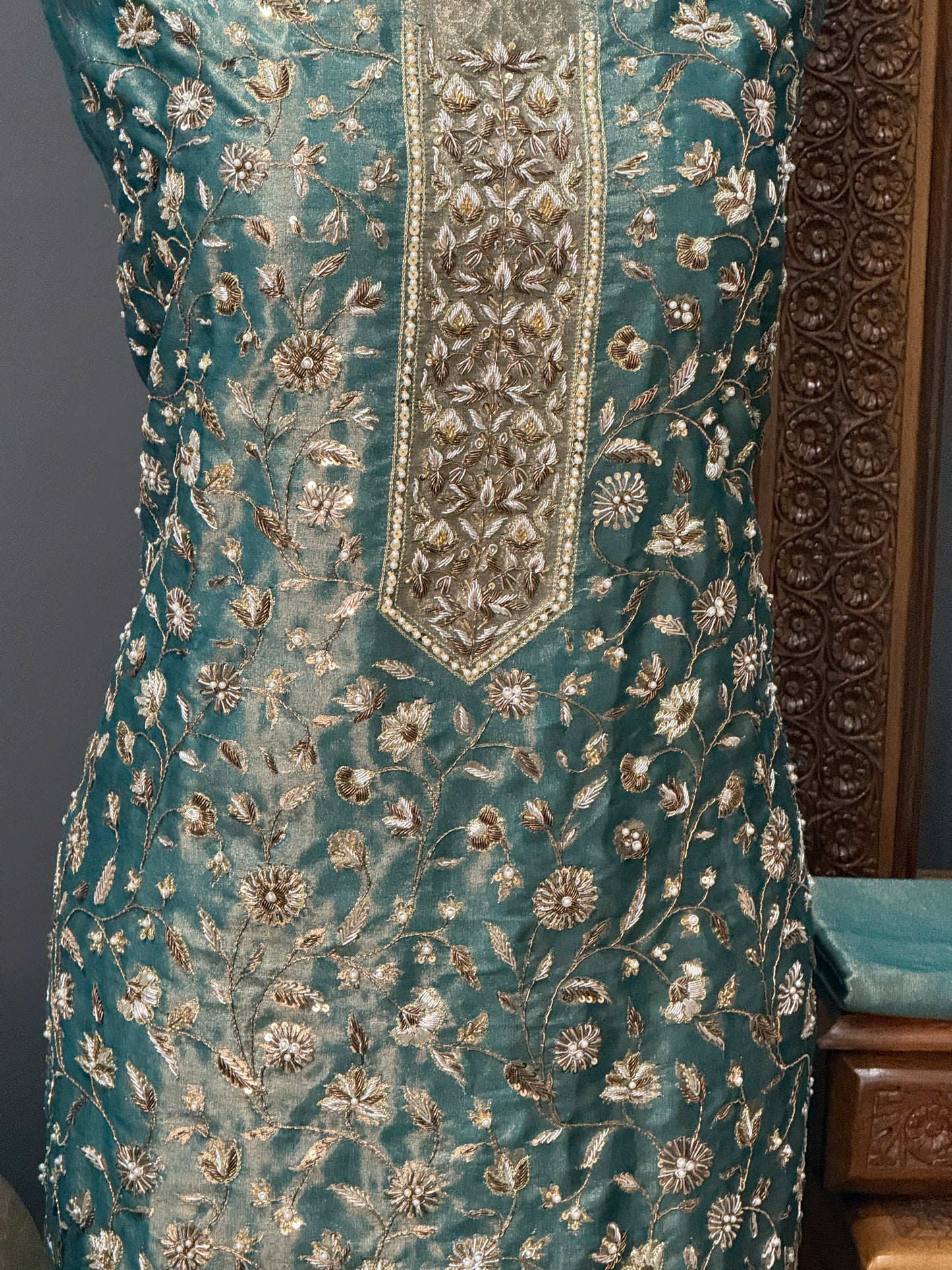 REGAL LOOM