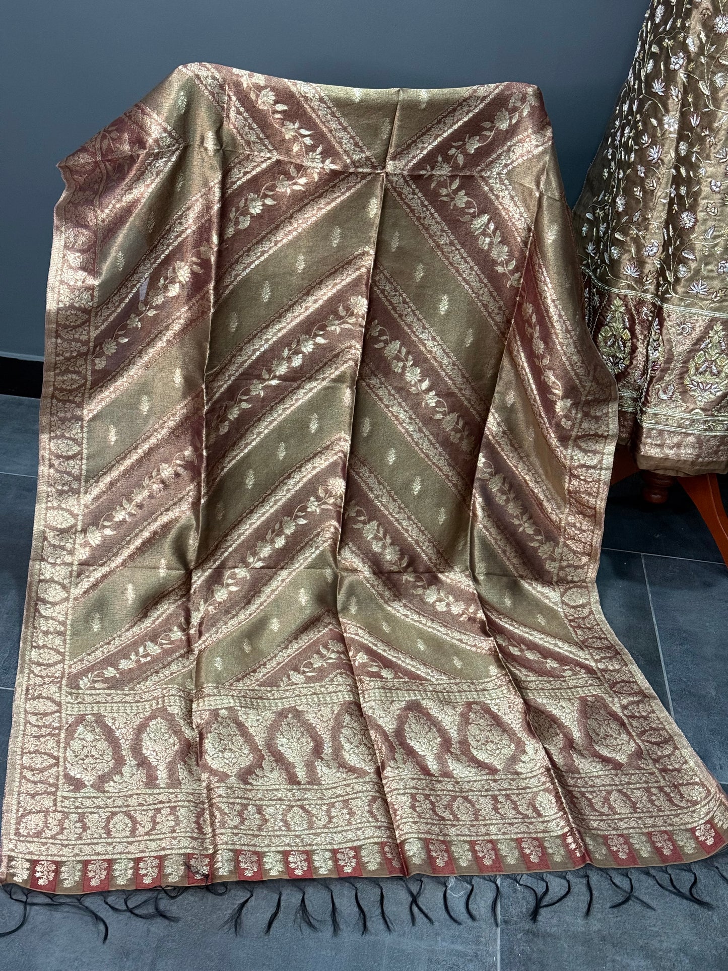 REGAL LOOM