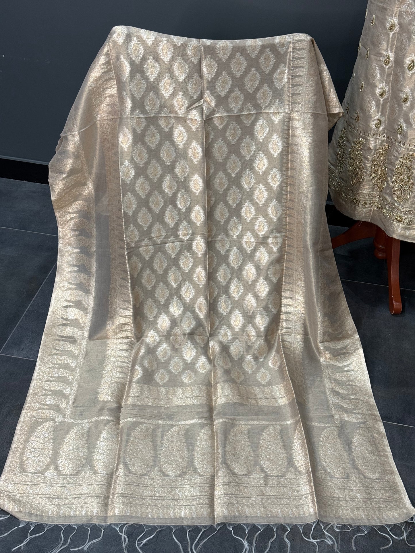 REGAL LOOM