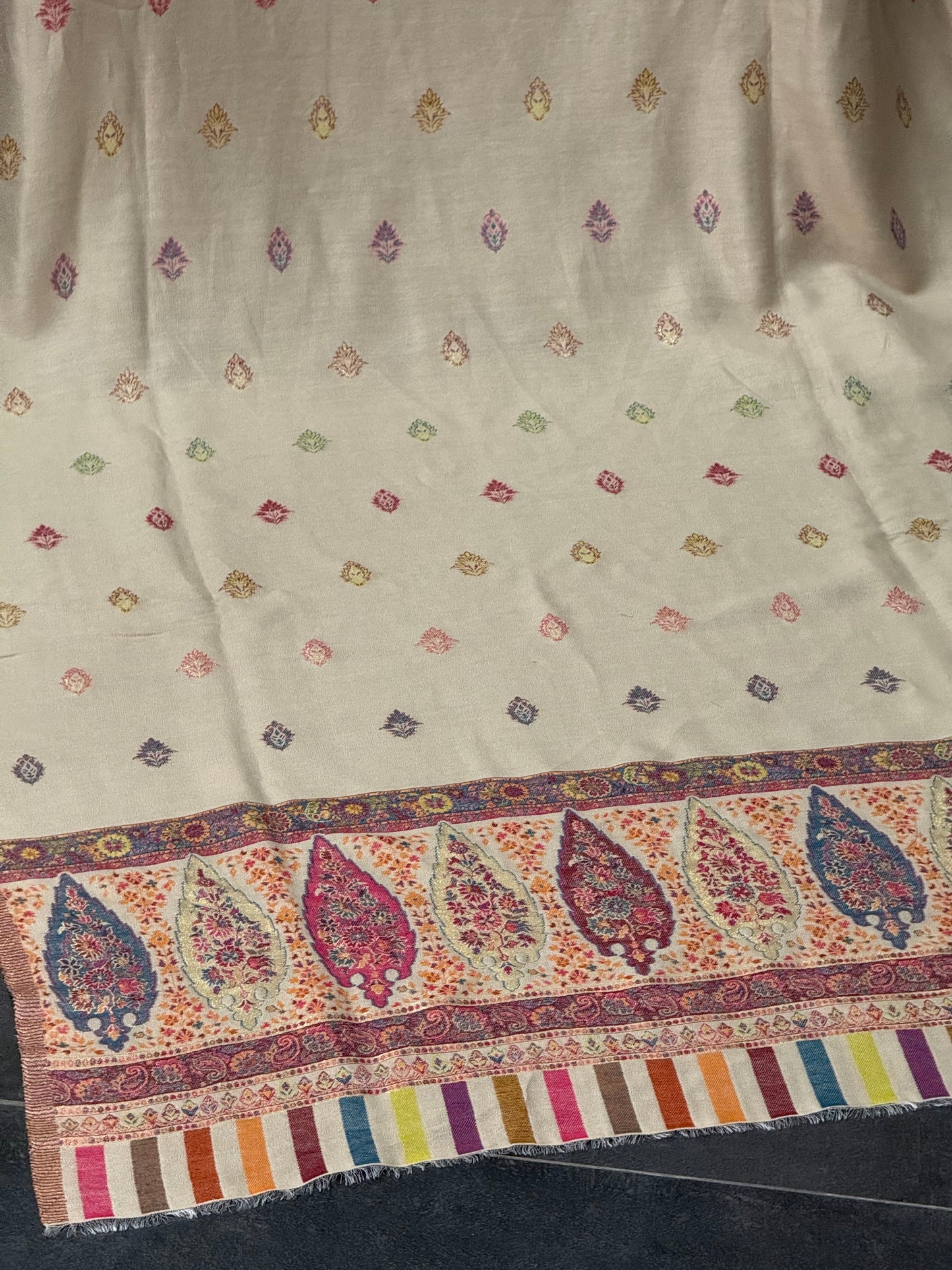 KANI PASHMINA SUIT