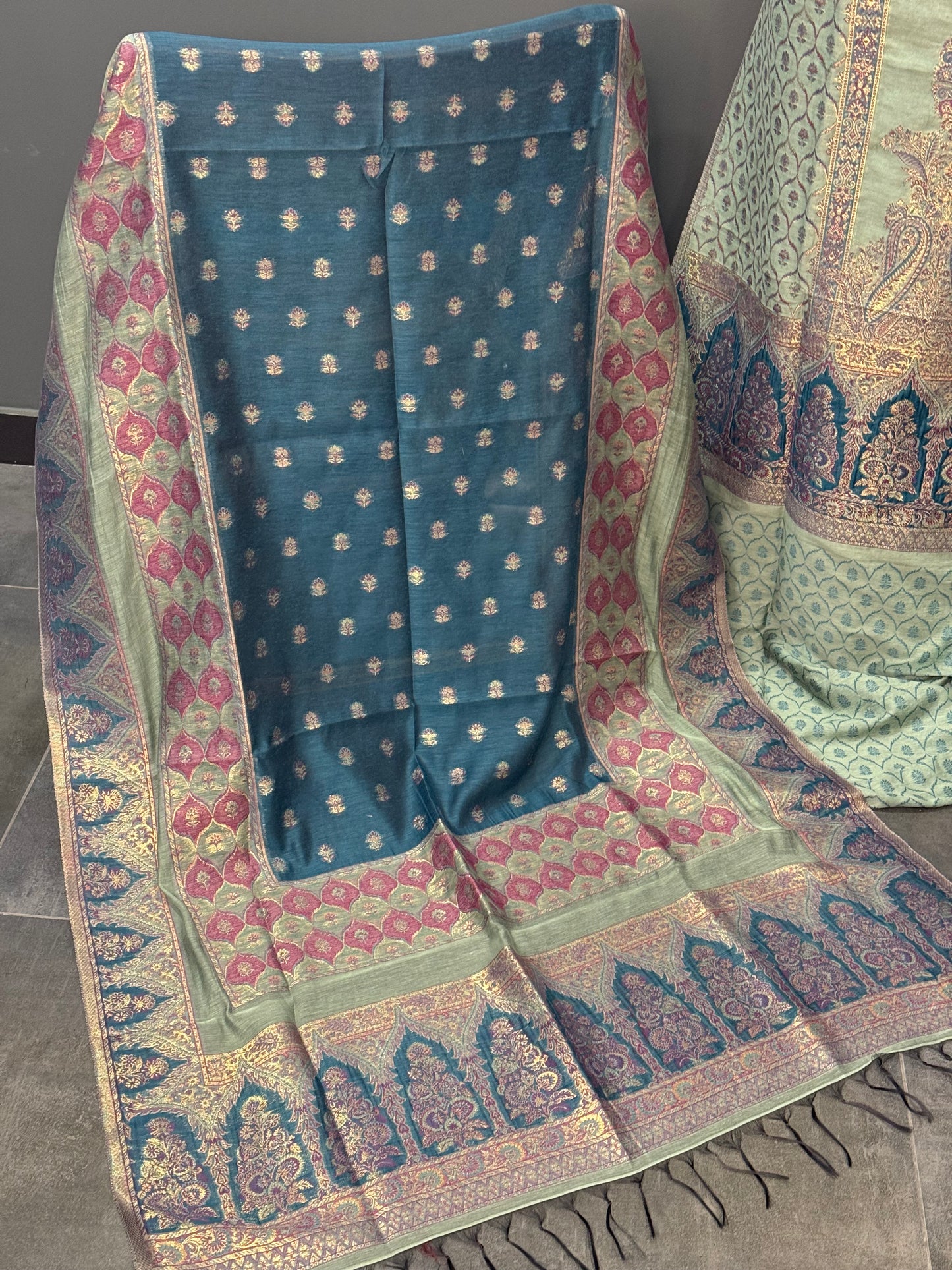 REGAL LOOM SHAHI RESHAM