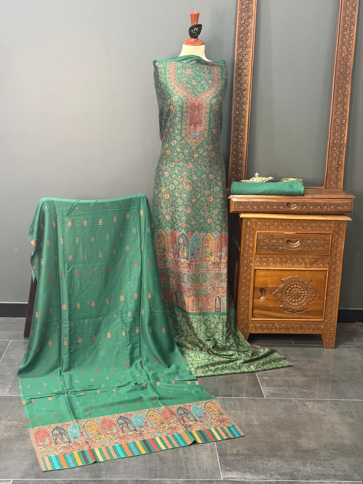 KANI PASHMINA SUIT