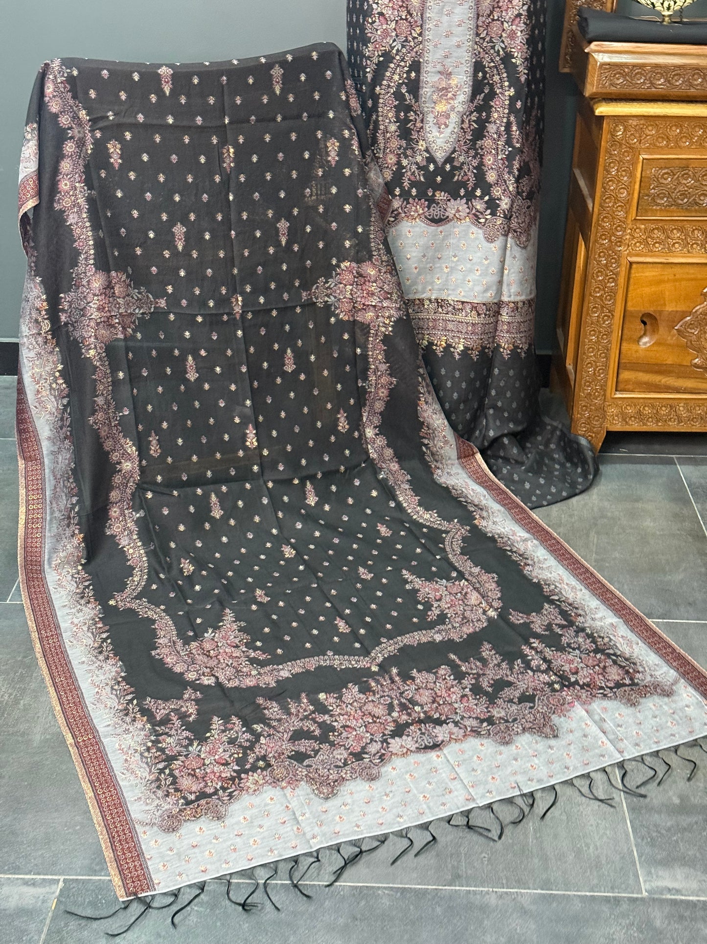 REGAL LOOM SHAHI RESHAM