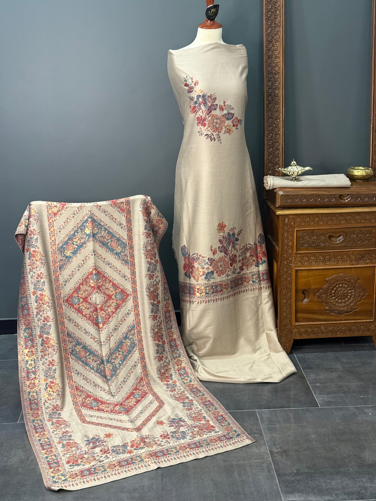 KANI PASHMINA SUIT