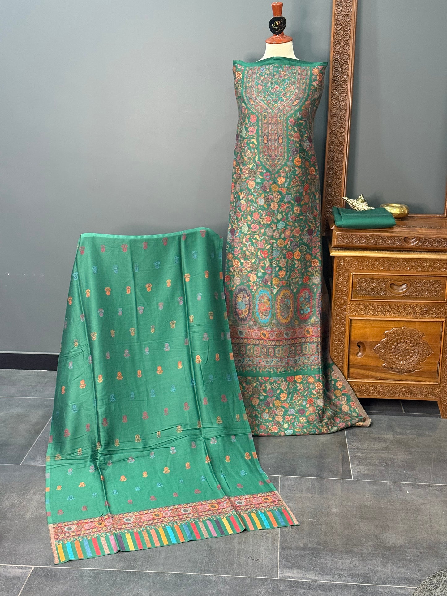 KANI PASHMINA SUIT
