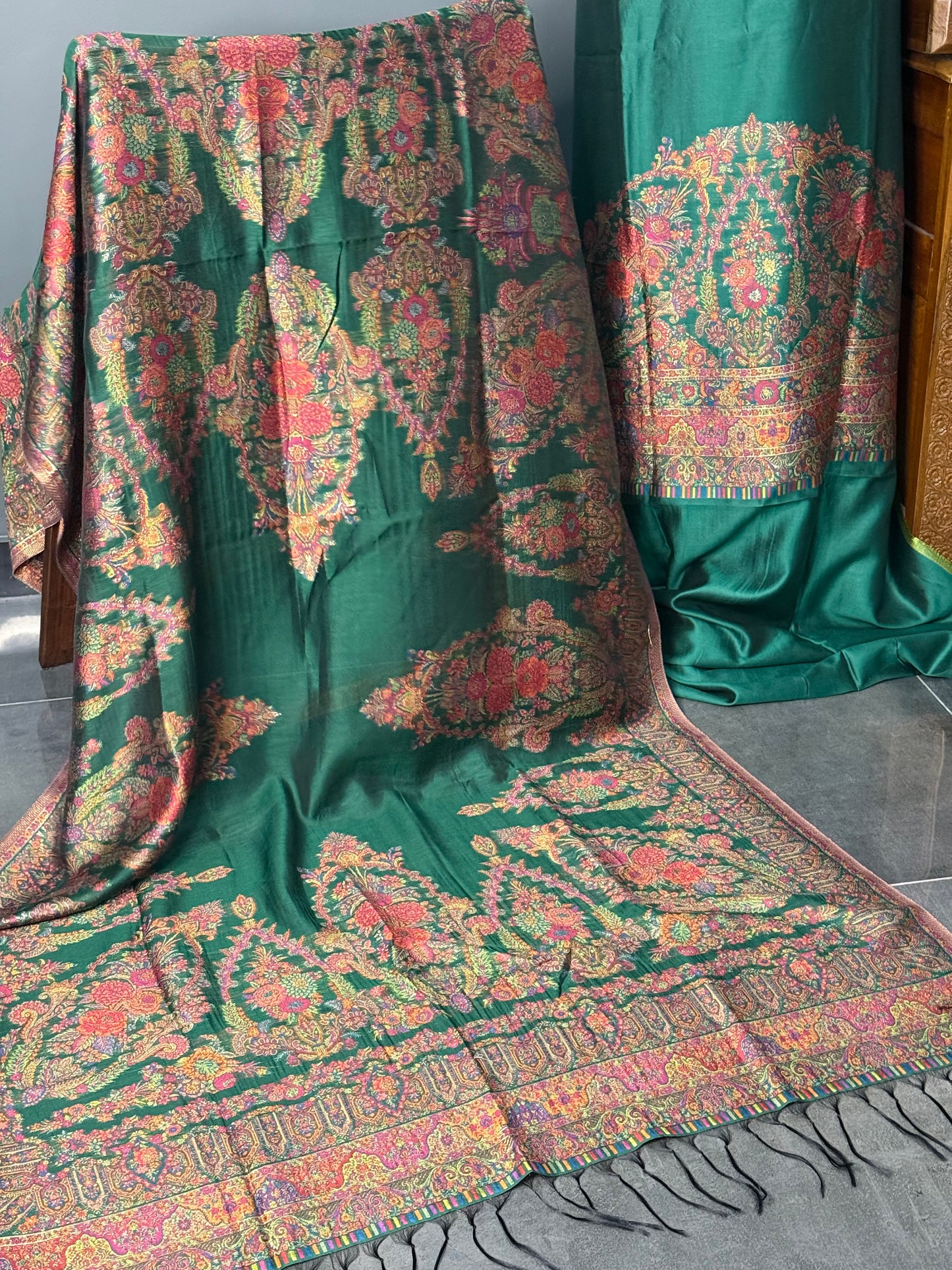 REGAL LOOM